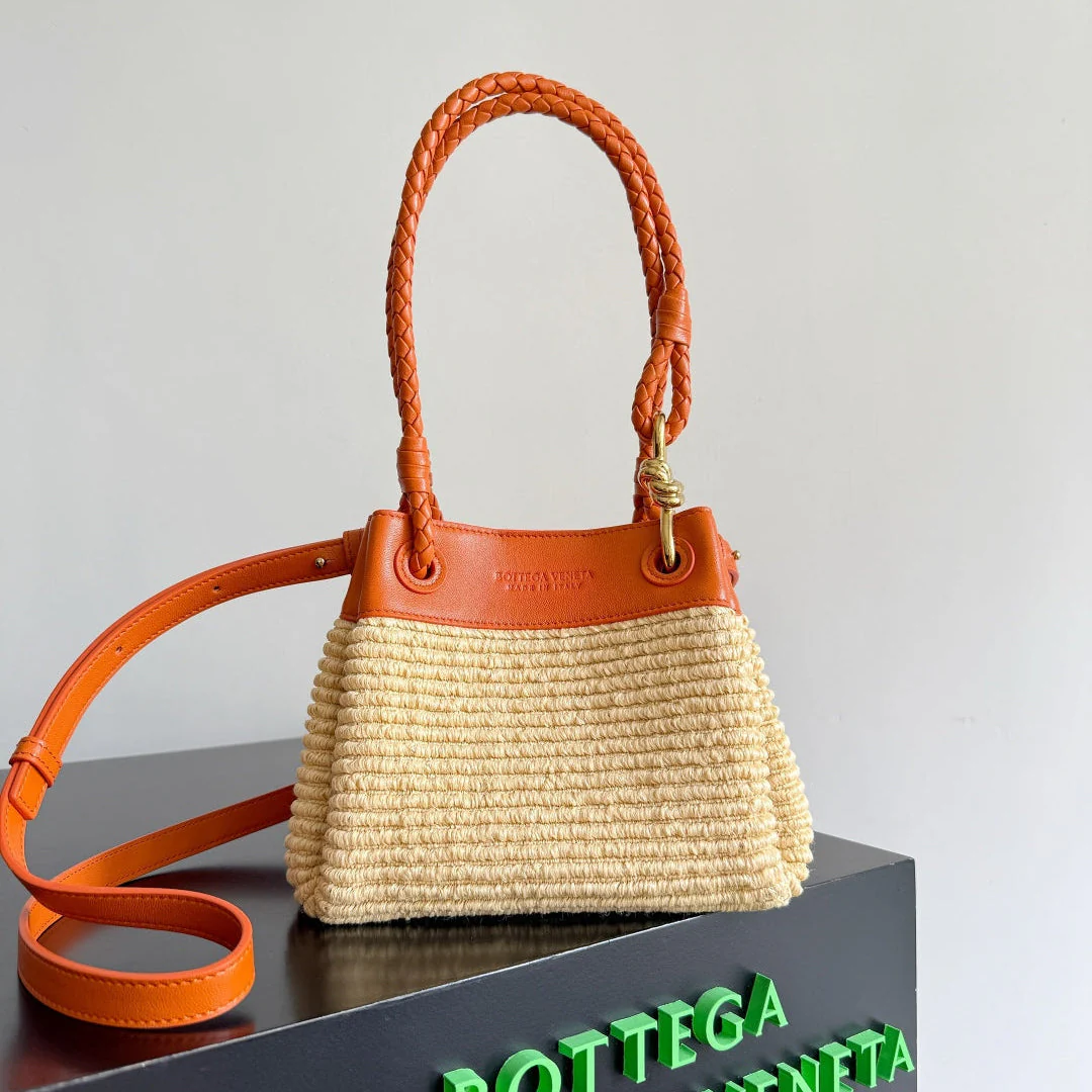 BOTTEGA VENETA 25S SMALL PARACHUTE 20 IN BURNED ORANGE CALFSKIN AND RAFFIA