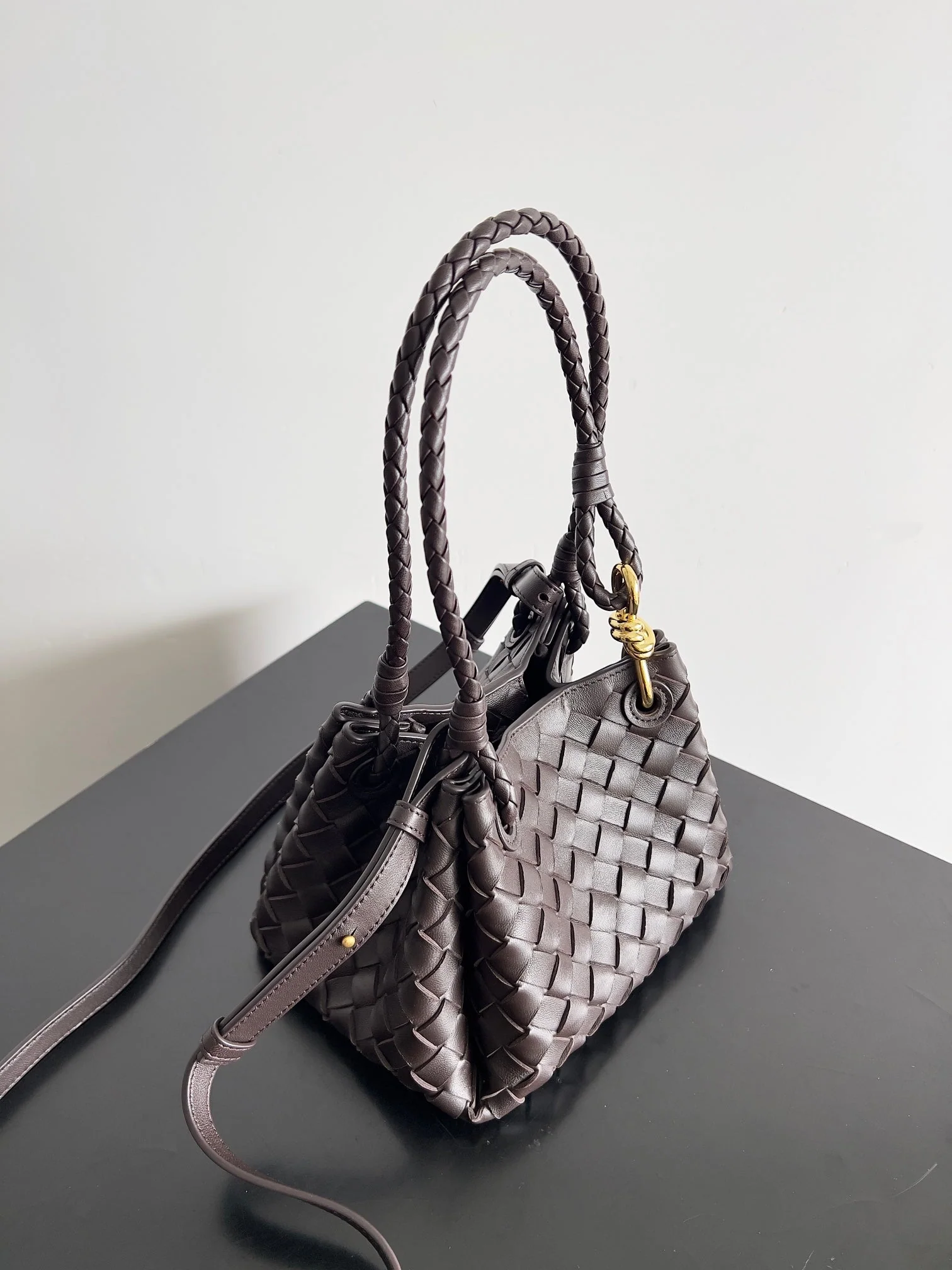 BV Small Parachute 21 Chocolate Lambskin Ghw