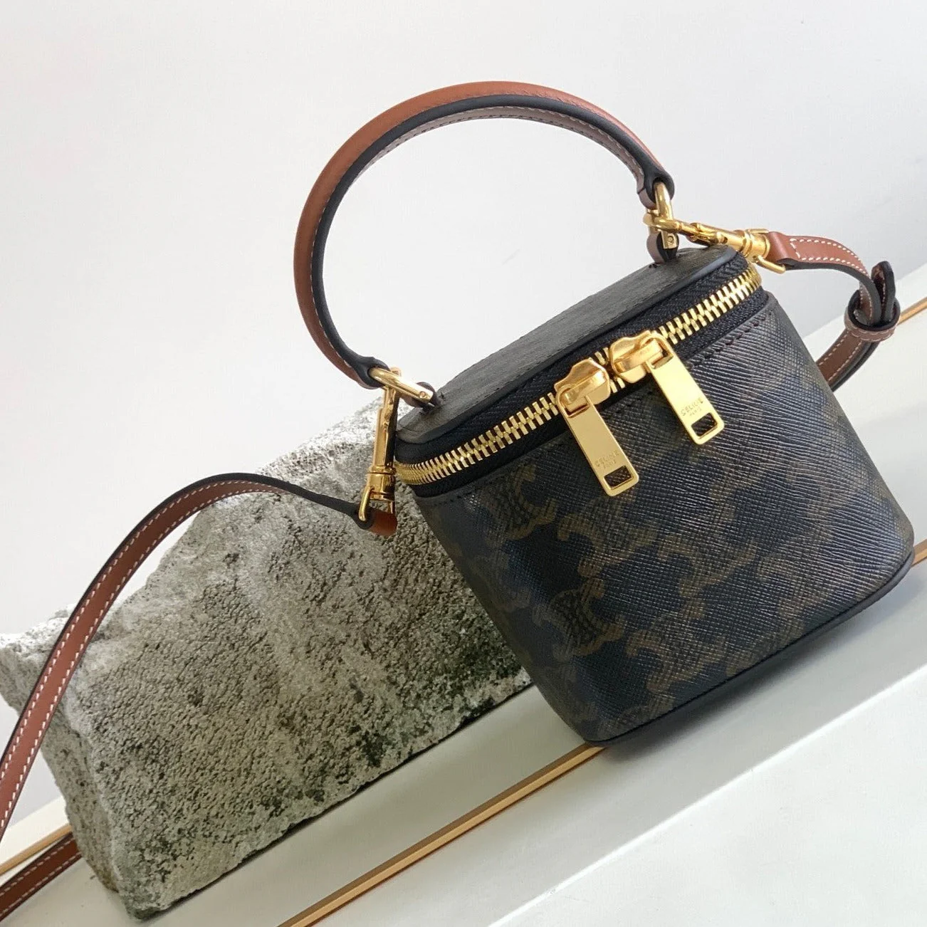 TRIOMPHE 9 CALFSKIN BLACK PATTERN BOX BAG