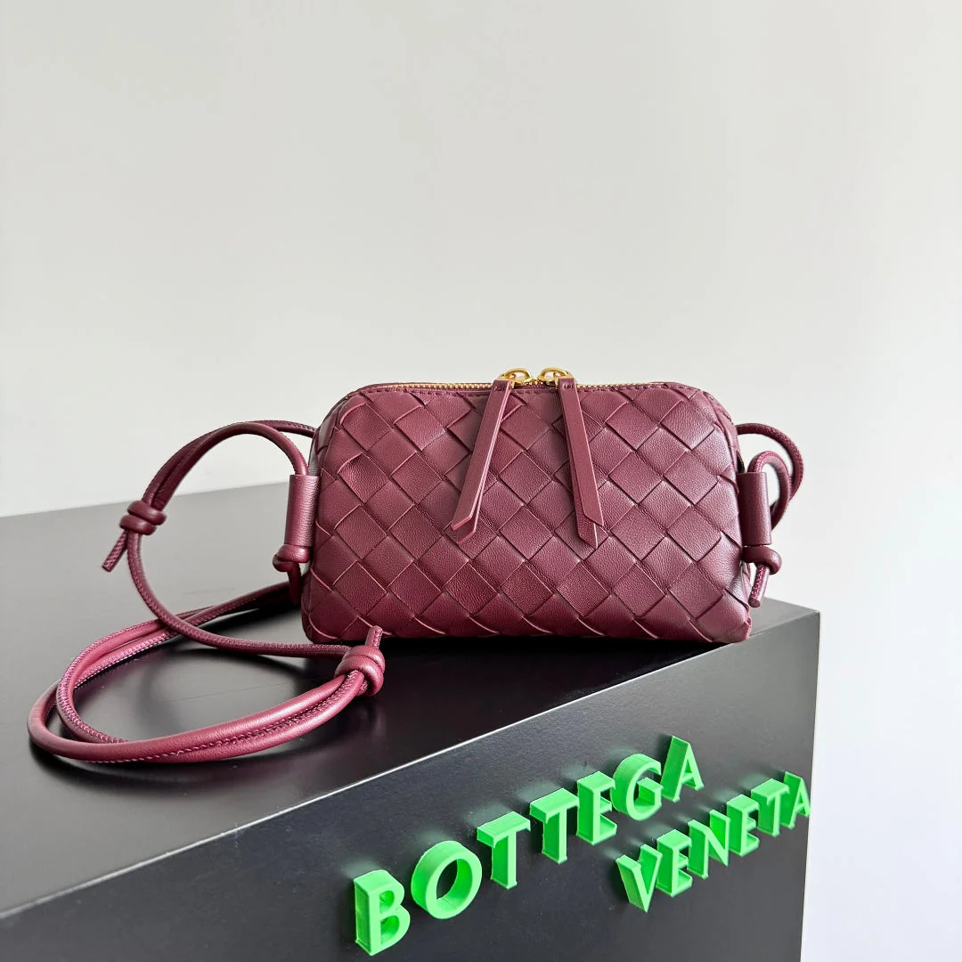 CONCERT POUCH 18.5 IN BURGUNDY LAMBSKIN