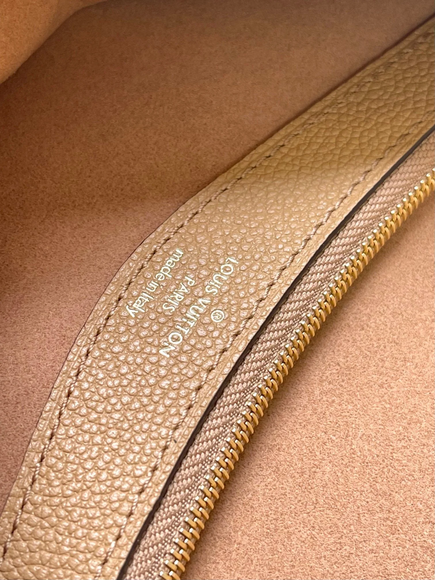 DIANE 23 IN WARM TAN BROWN EMBOSSED GRAINED CALFSKIN
