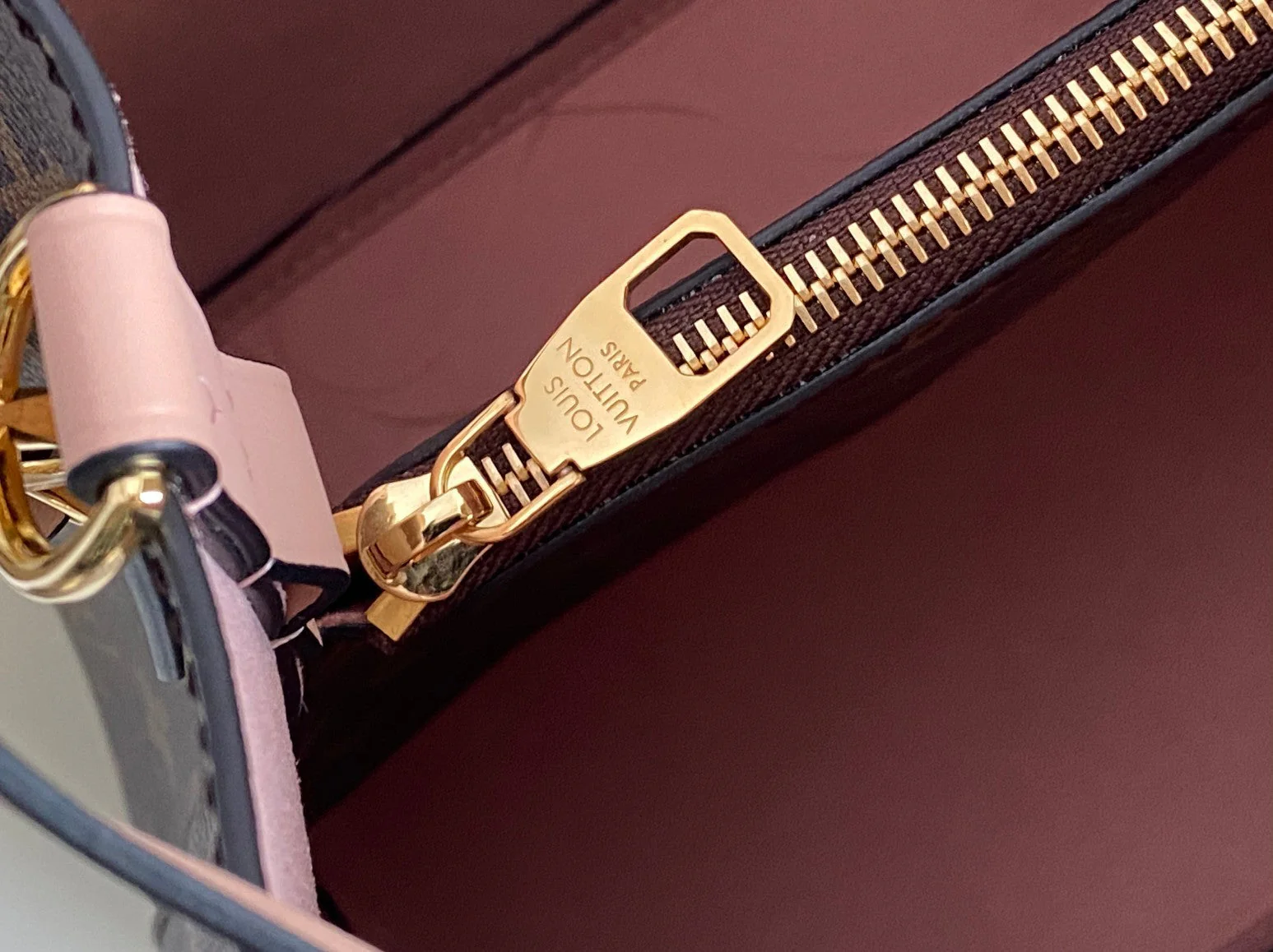LV 25S NÉONOÉ BB 26 IN BROWN MONOGRAM CANVAS GOLD HARDWARE