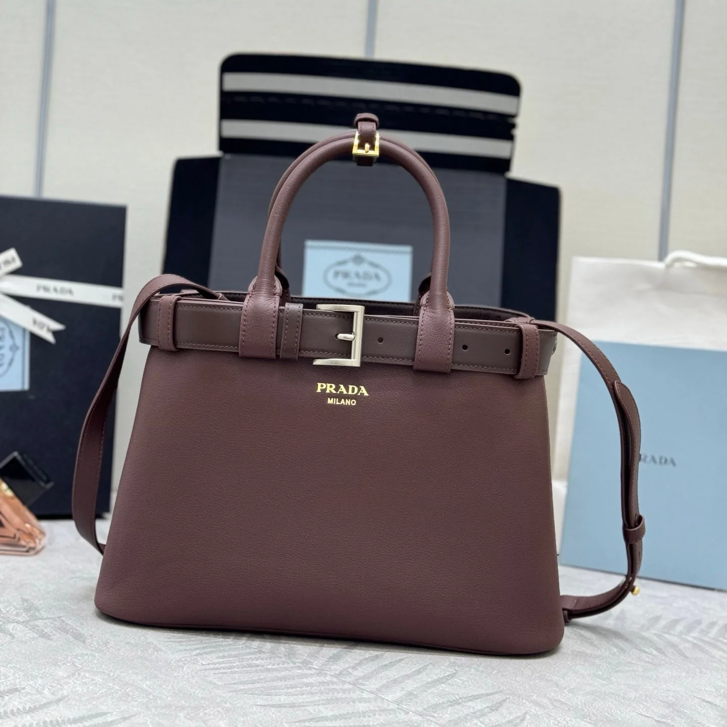 PRADA 25S BUCKLE SMALL HANDBAG 32 IN RICH BROWN CALFSKIN GOLD HARDWARE