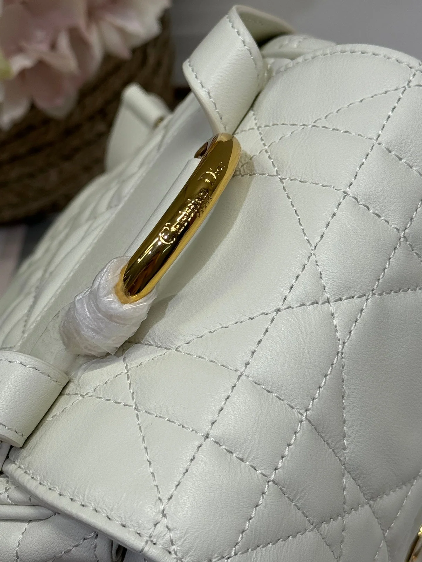 MEDIUM CARO BACKPACK 27 IN WHITE MACROCANNAGE LAMBSKIN