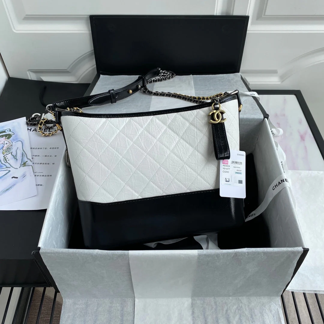 CC GABRIELLE MEDIUM 28 HOBO BAG IN BLACK MIX WHITE CALFSKIN