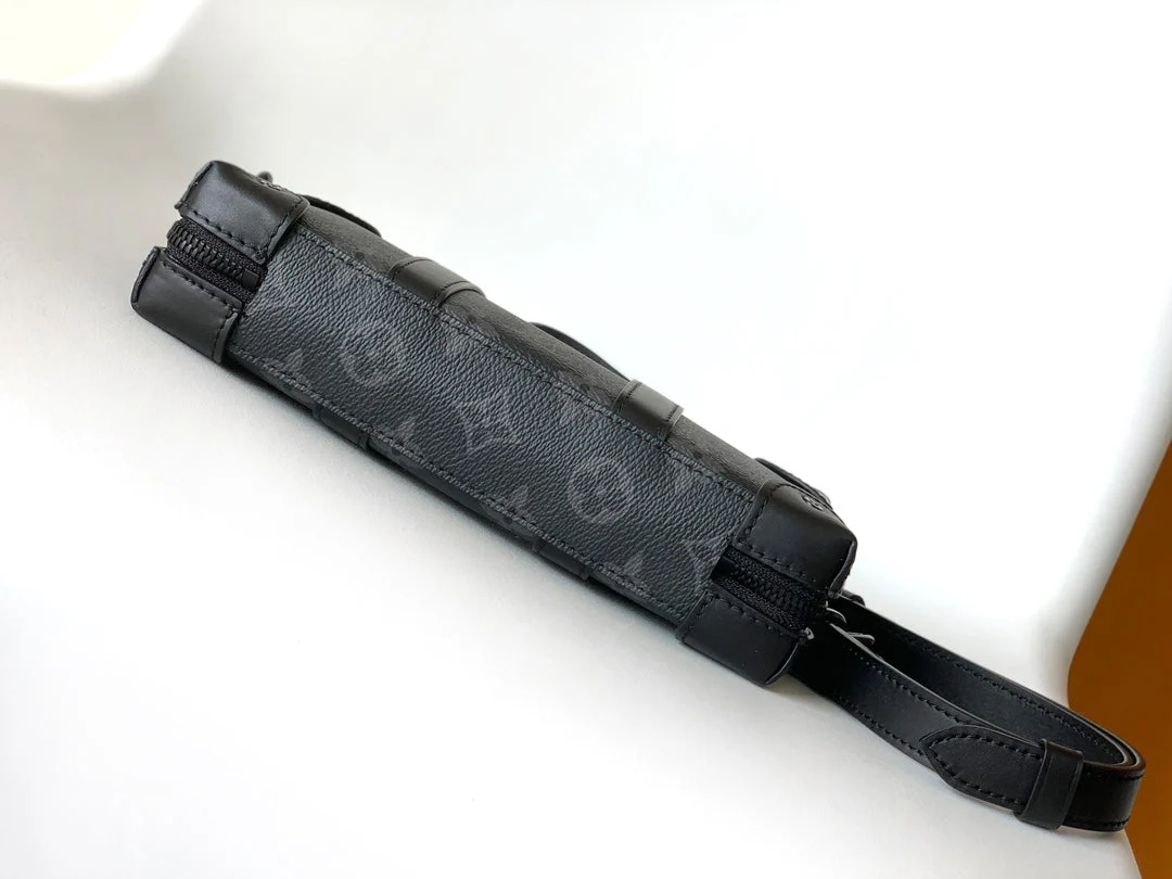 LV 25S SOFT TRUNK BAG 22 IN MONOGRAM ECLIPSE CANVAS AND CALFSKIN