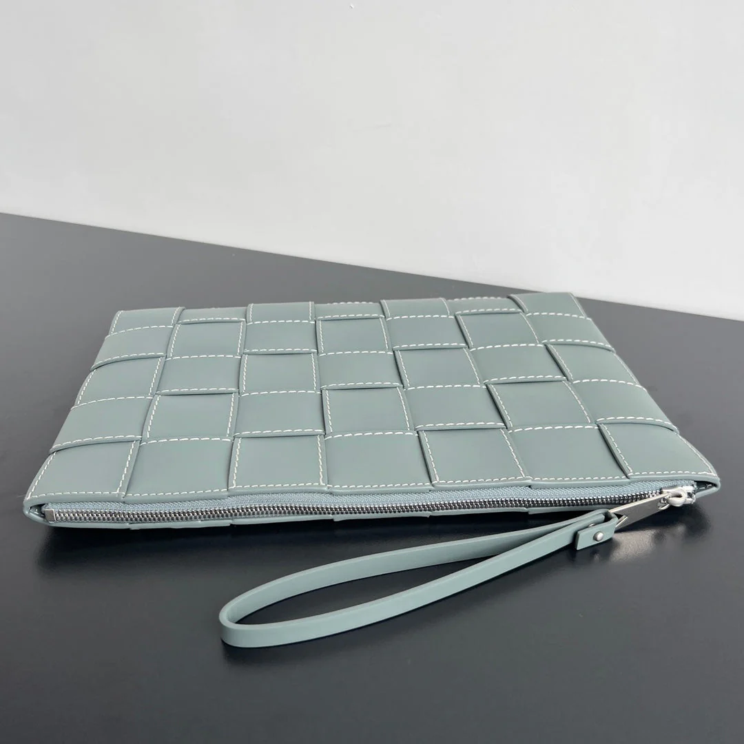 LARGE CASSETTE POUCH 35 IN GUNSMOKE CALFSKIN