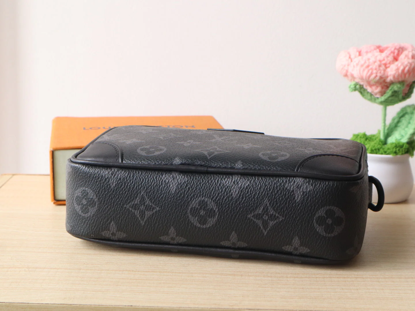 TROCADERO BAG 20 IN BLACK MONOGRAM ECLIPSE CANVAS