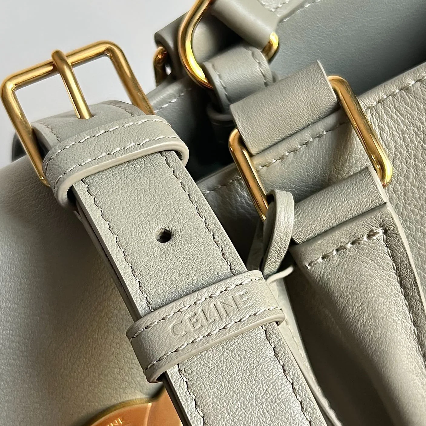 TRIOMPHE 37 SOFT CALFSKIN HANDBAG EICRU BEIGE