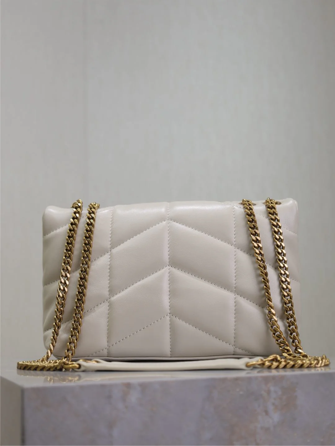 YSL 25S LOULOU PUFFER MINI 23 IN BLANC VINTAGE CALFSKIN GOLD HARDWRE
