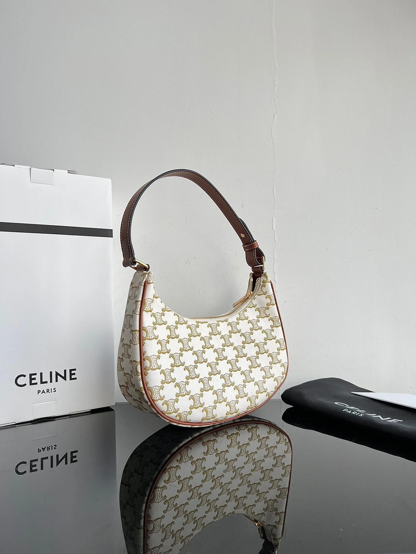 TRIOMPHE 23 COWHIDE WHITE CARO