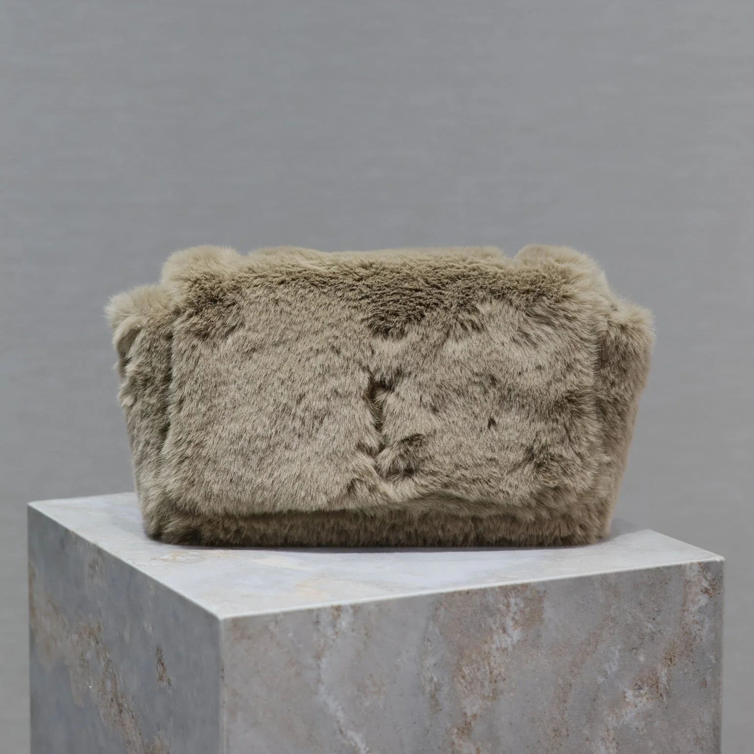 KATE SMALL BAG 22 IN ECRU BEIGE RABBIT FUR GOLD CHAIN