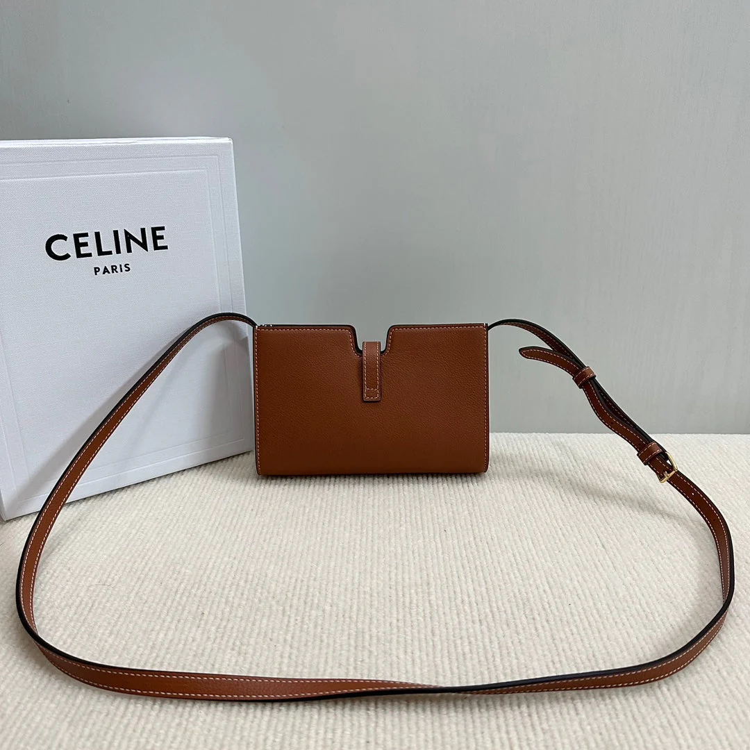 16 STRAP POCHETTE 18 IN BRONZE ORANGE SUPPLE CALFSKIN GOLD HARDWARE