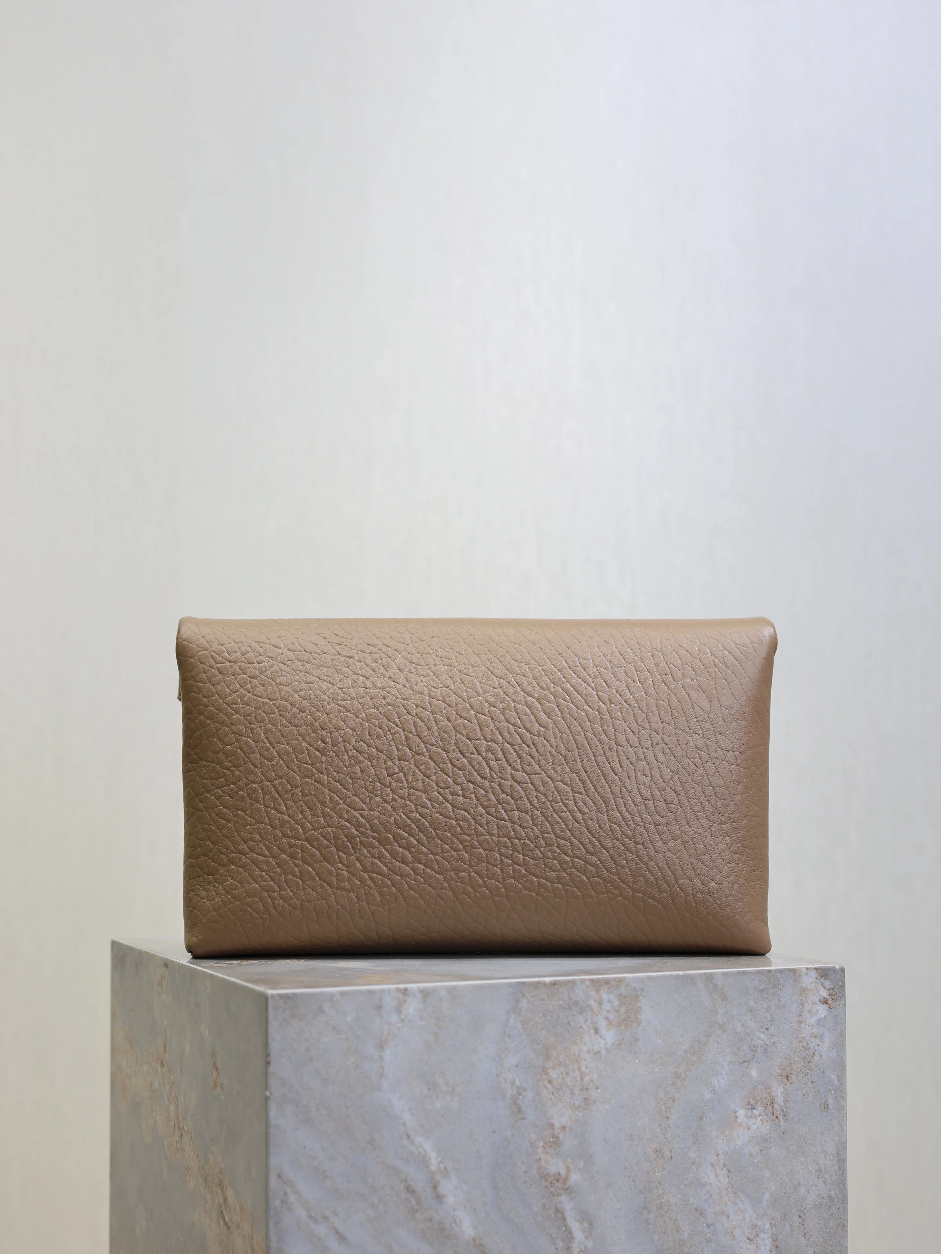 YSL 25S CASSANDRE LARGE ENVELOPE POUCH 29 IN DARK TAUPE CALFSKIN GOLD HARDWRE