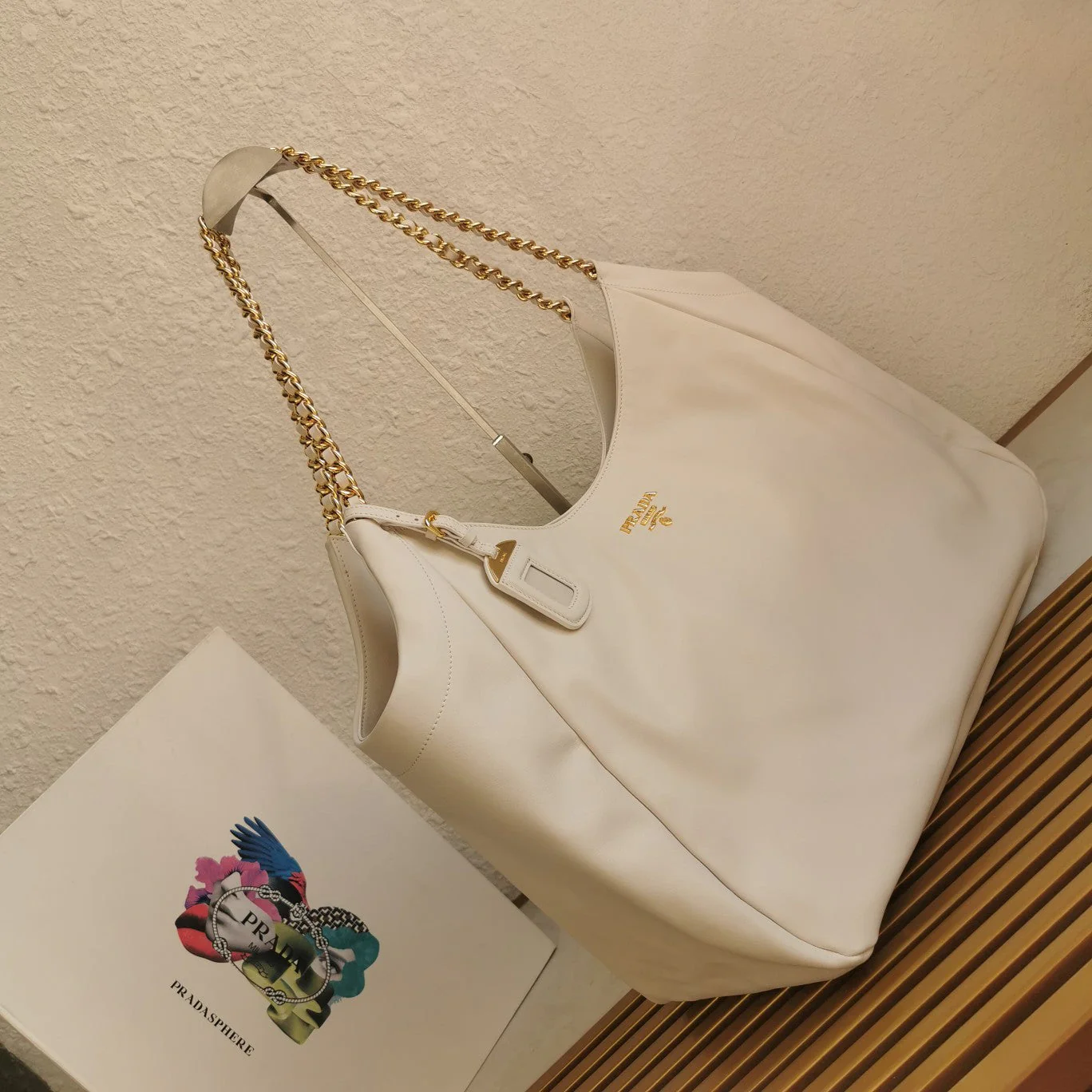 CHAIN TOTE 39 SOFT WHITE CALFSKIN