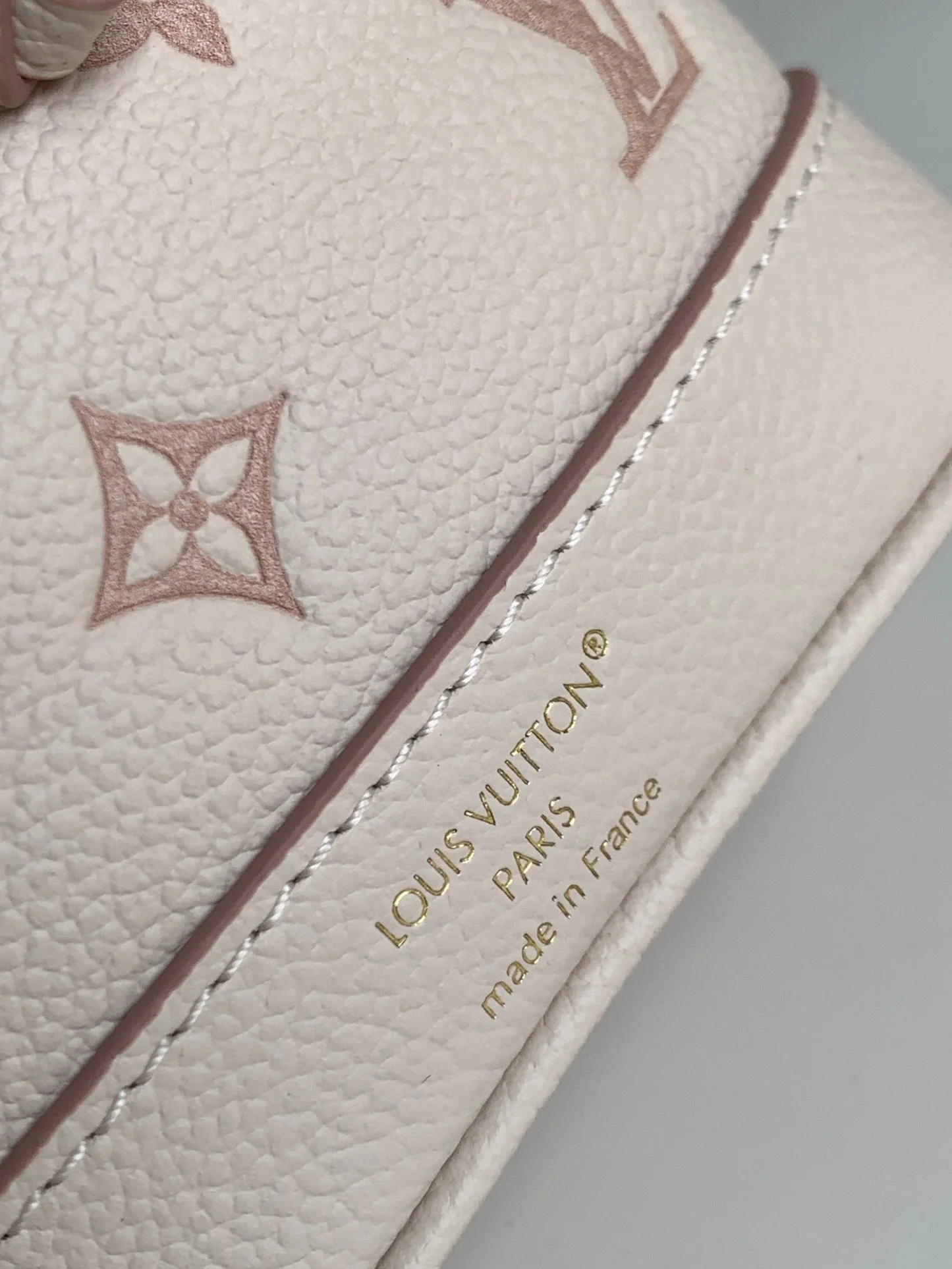 NANO NOÉ 19 IN WHITE MIX PINK MONOGRAM EMPREINTE CALFSKIN