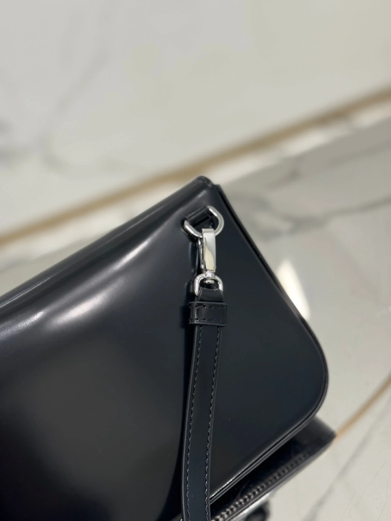 FLAP BAG 18 IN BLACK SHINY CALFSKIN