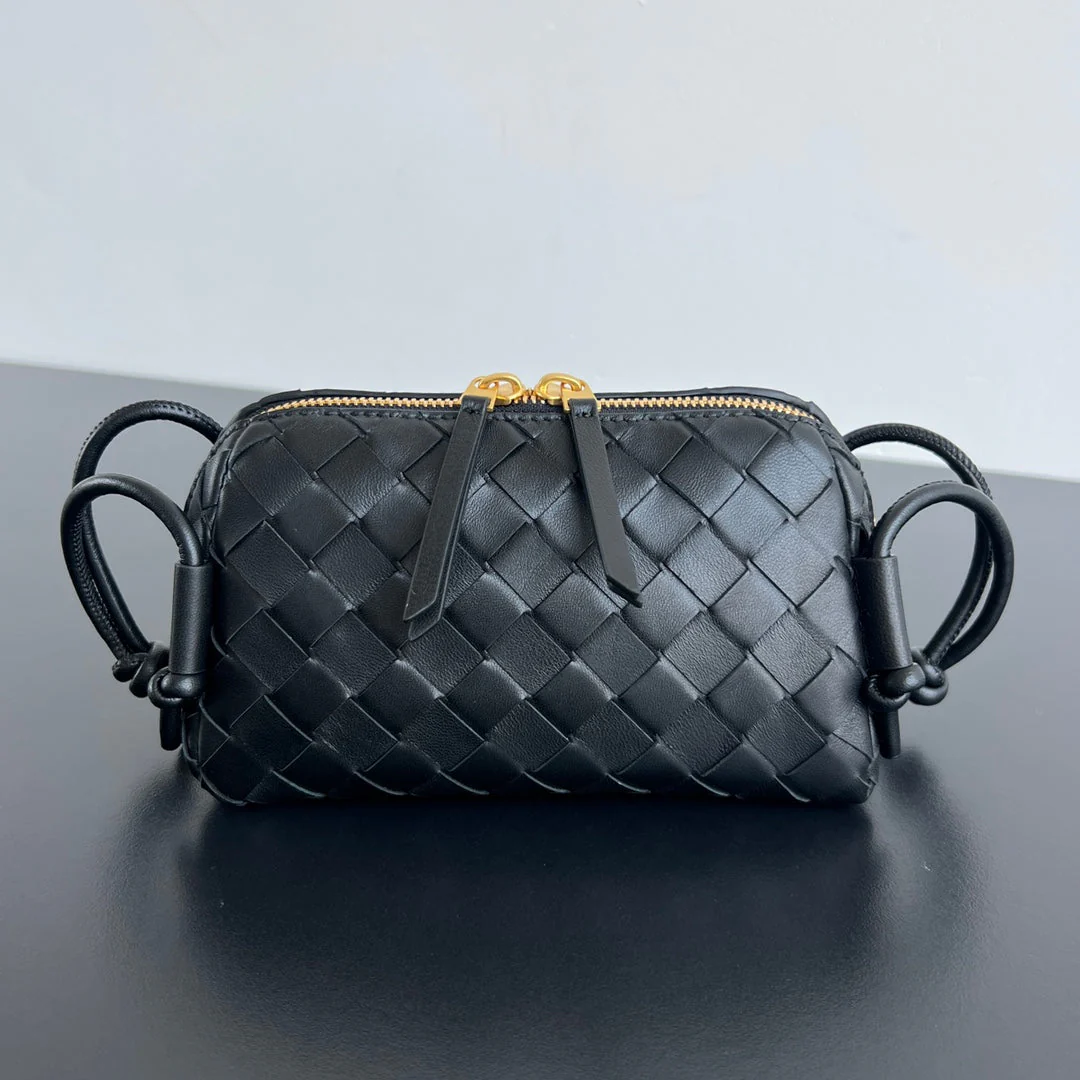 CONCERT POUCH 18 IN BLACK LAMBSKIN