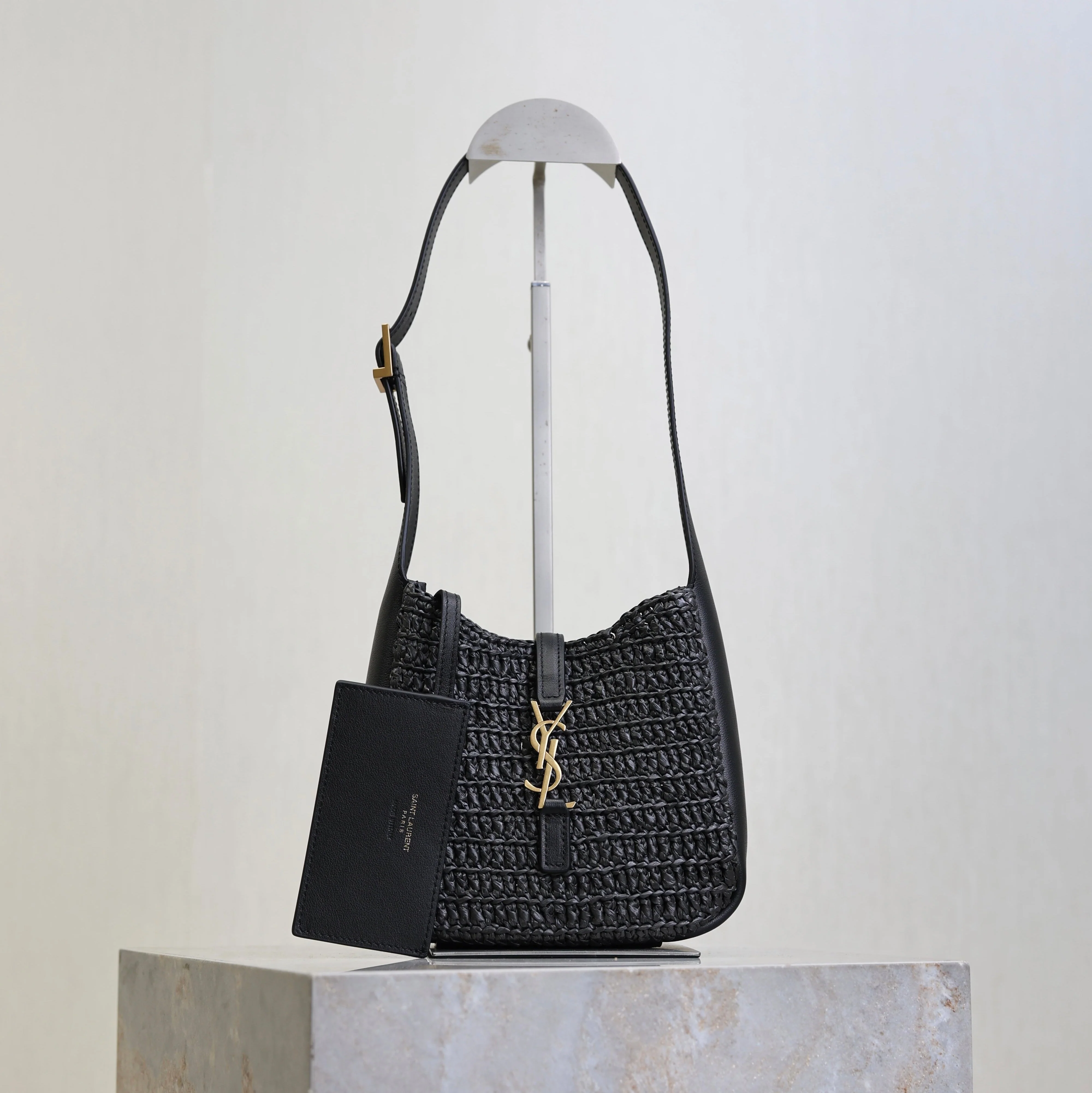 YSL 25S LE 5 À 7 SUPPLE SMALL 16 IN BLACK RAFFIA AND LEATHER GOLD HARDWRE