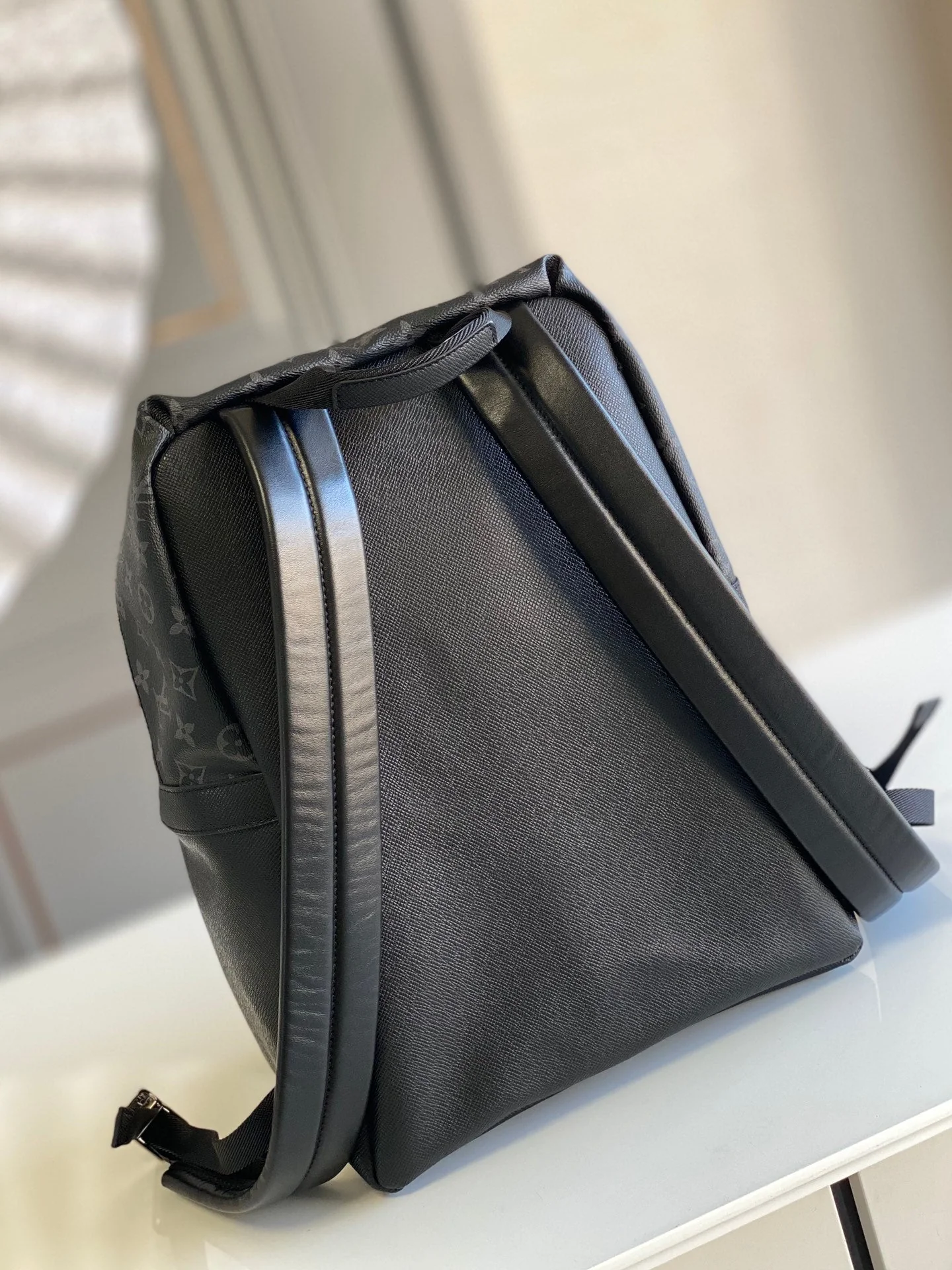 DISCOVERY BACKPACK 40 IN BLACK MONOGRAM CANVAS