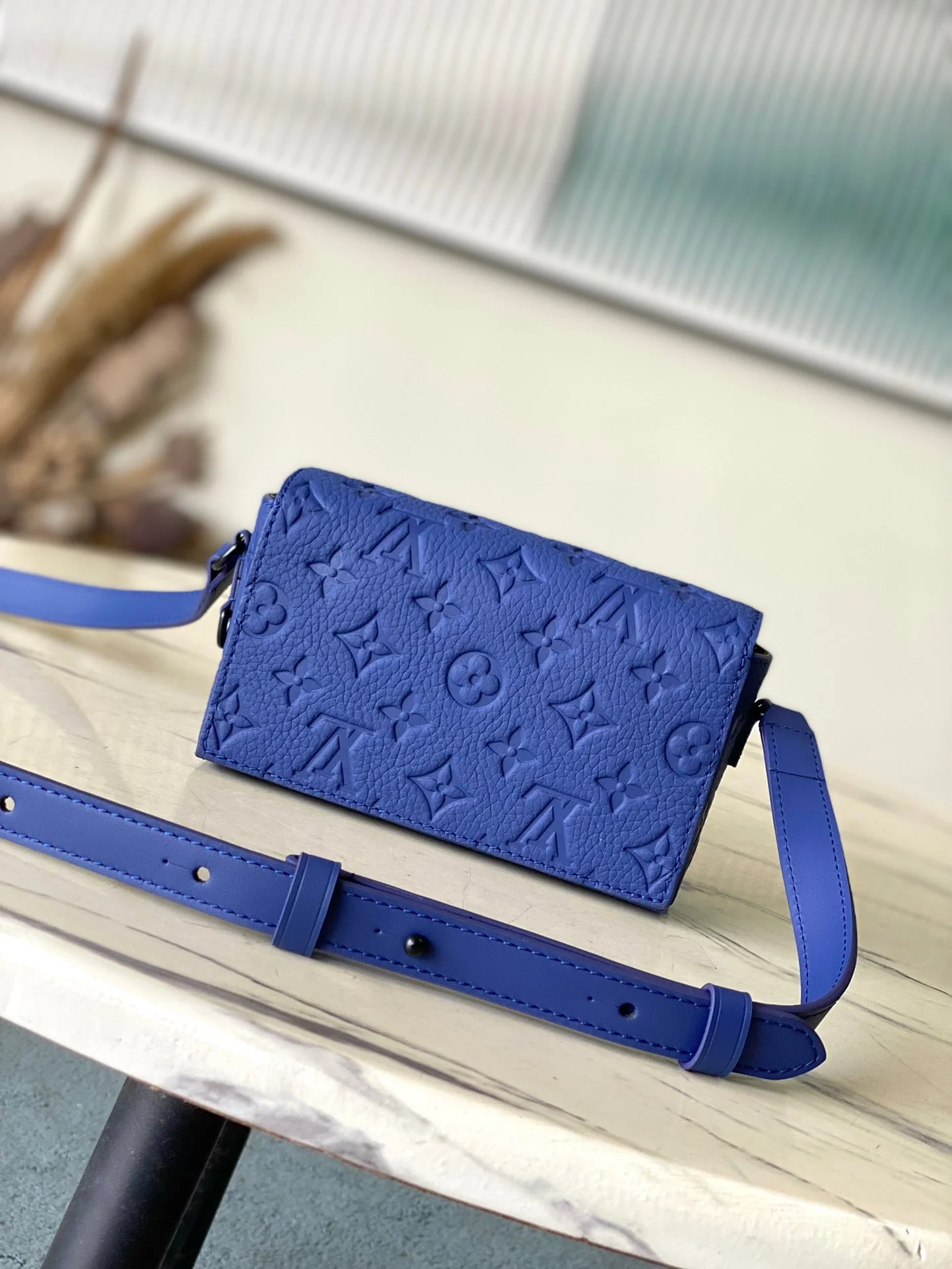 STEAMER 18 IN SAPPHIRE BLUE MONOGRAM EMBOSSED TAURILLON