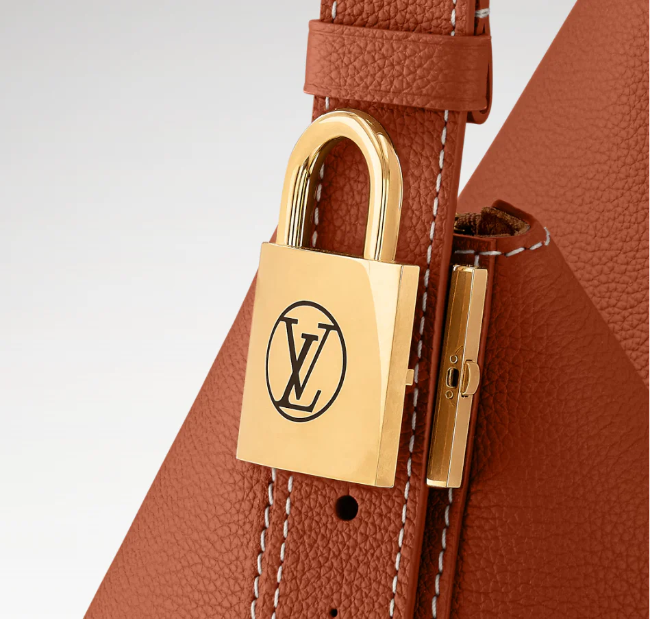 LOW KEY COOKIE MM 32 IN COGNAC BROWN CALFSKIN GOLD HARDWARE