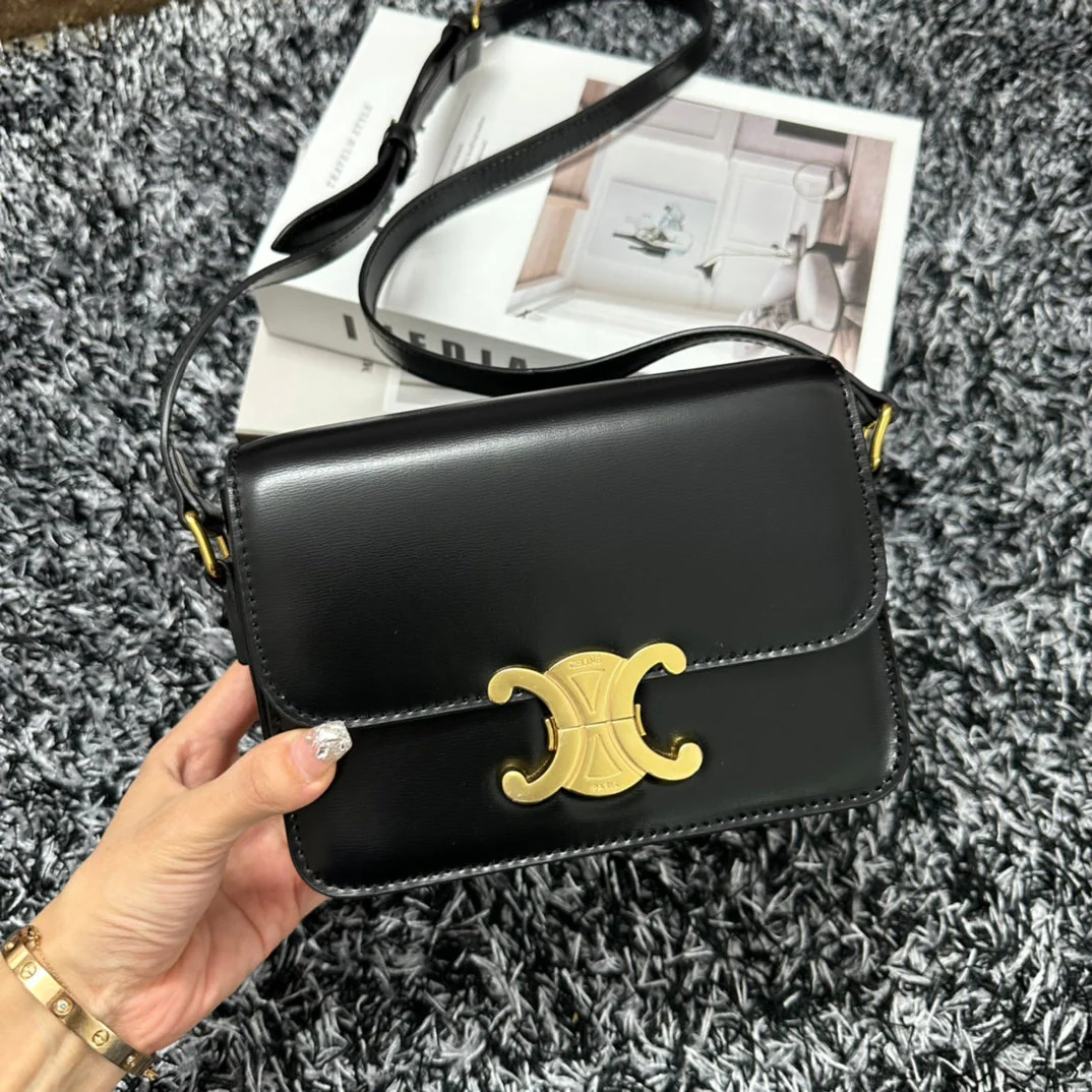TRIOMPHE TEEN 18 BLACK COWHIDE LEATHER