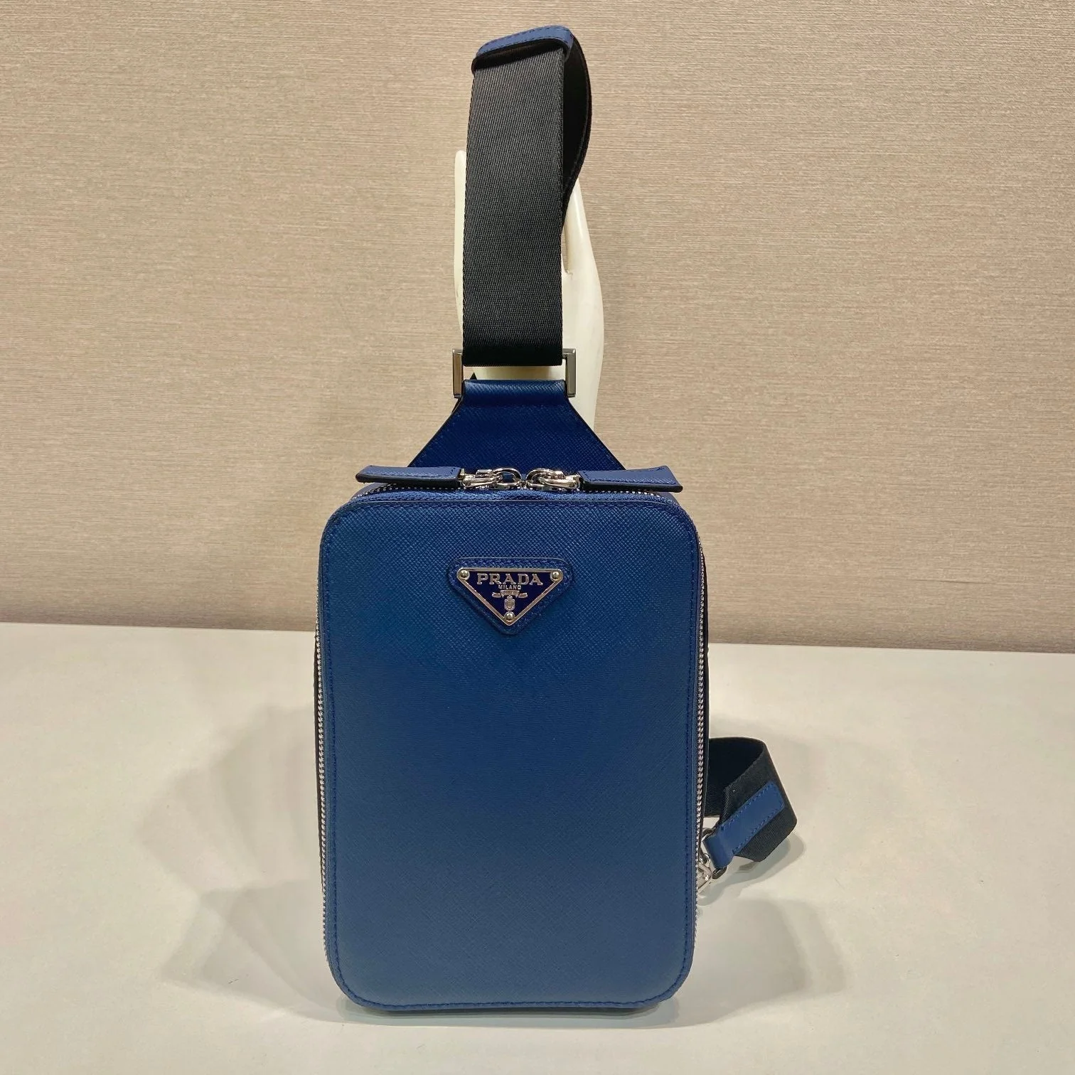 CHEST BAG 20 IN CLASSIC BLUE SAFFIANO LEATHER