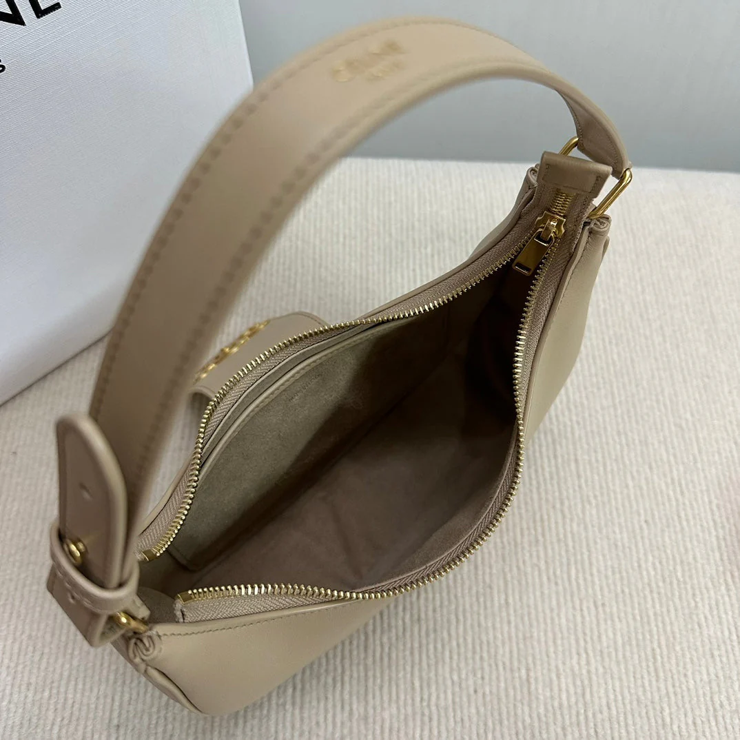 MEDIUM AVA BAG 23 IN DOMINO SMOOTH CALFSKIN GOLD LOGO