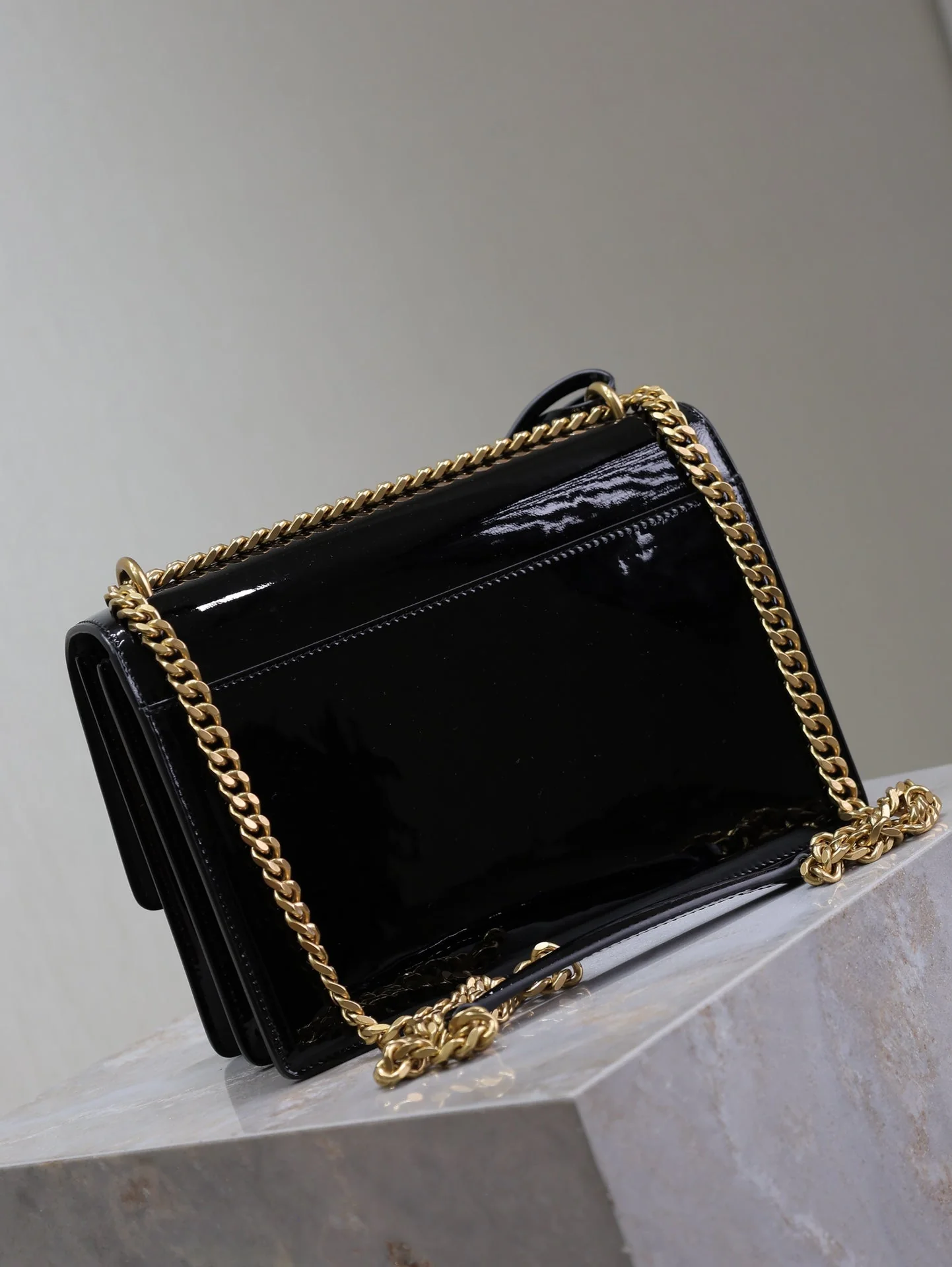 YSL 25S SUNSET MEDIUM 22 IN BLACK SHINY CALFSKIN GOLD HARDWRE