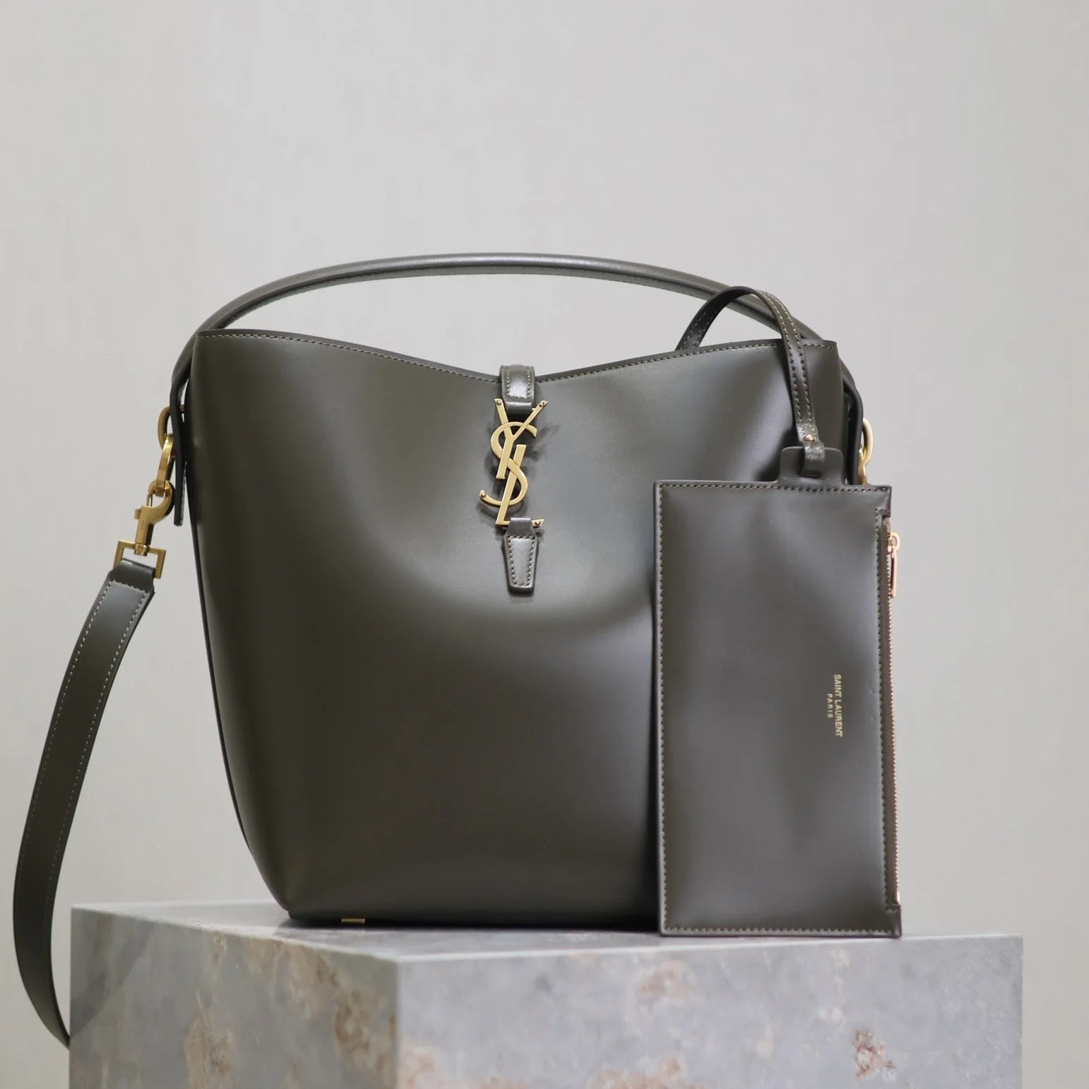 YSL 25S LE 5 À 7 BUCKET 26 IN DARK OLIVE CALFSKIN GOLD HARDWRE