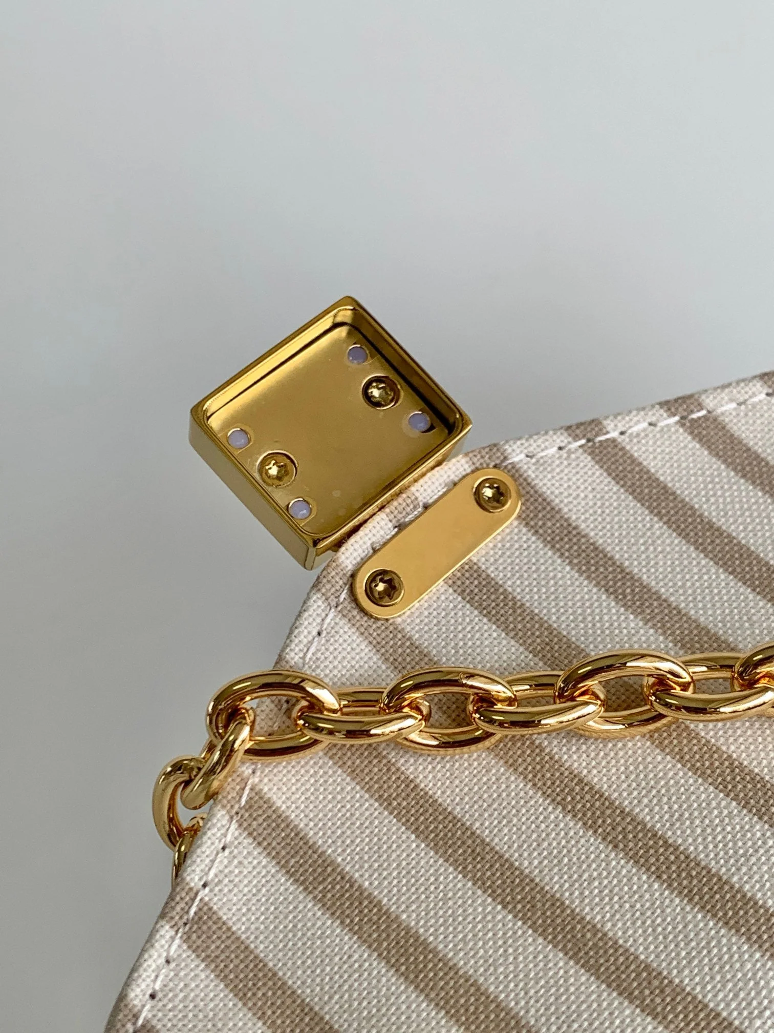 NANO NOÉ 19 IN WHITE MIX PINK MONOGRAM EMPREINTE CALFSKIN