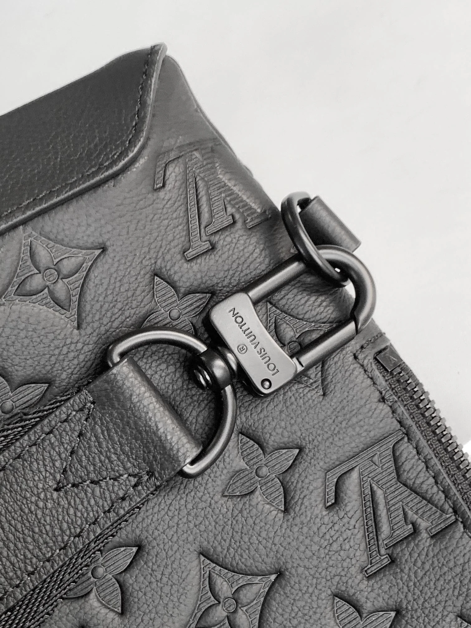 DUO CROSSBAG BAG 42 IN BLACK EMBOSSED CALFSKIN