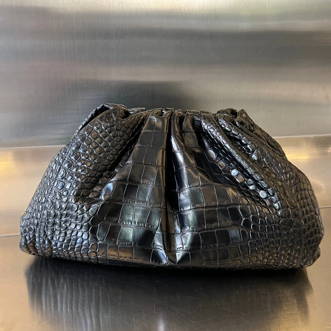 Classic Pouch 40cm Black Calfskin