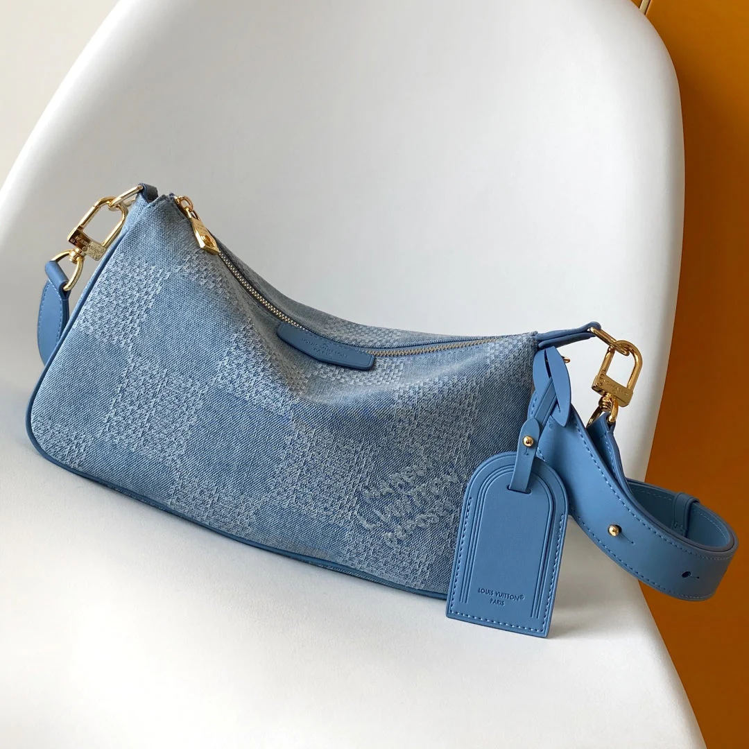 LV 25S POCHETTE ACCESSORIES XL 28 IN BLUE CANVAS DAMIER DENIM