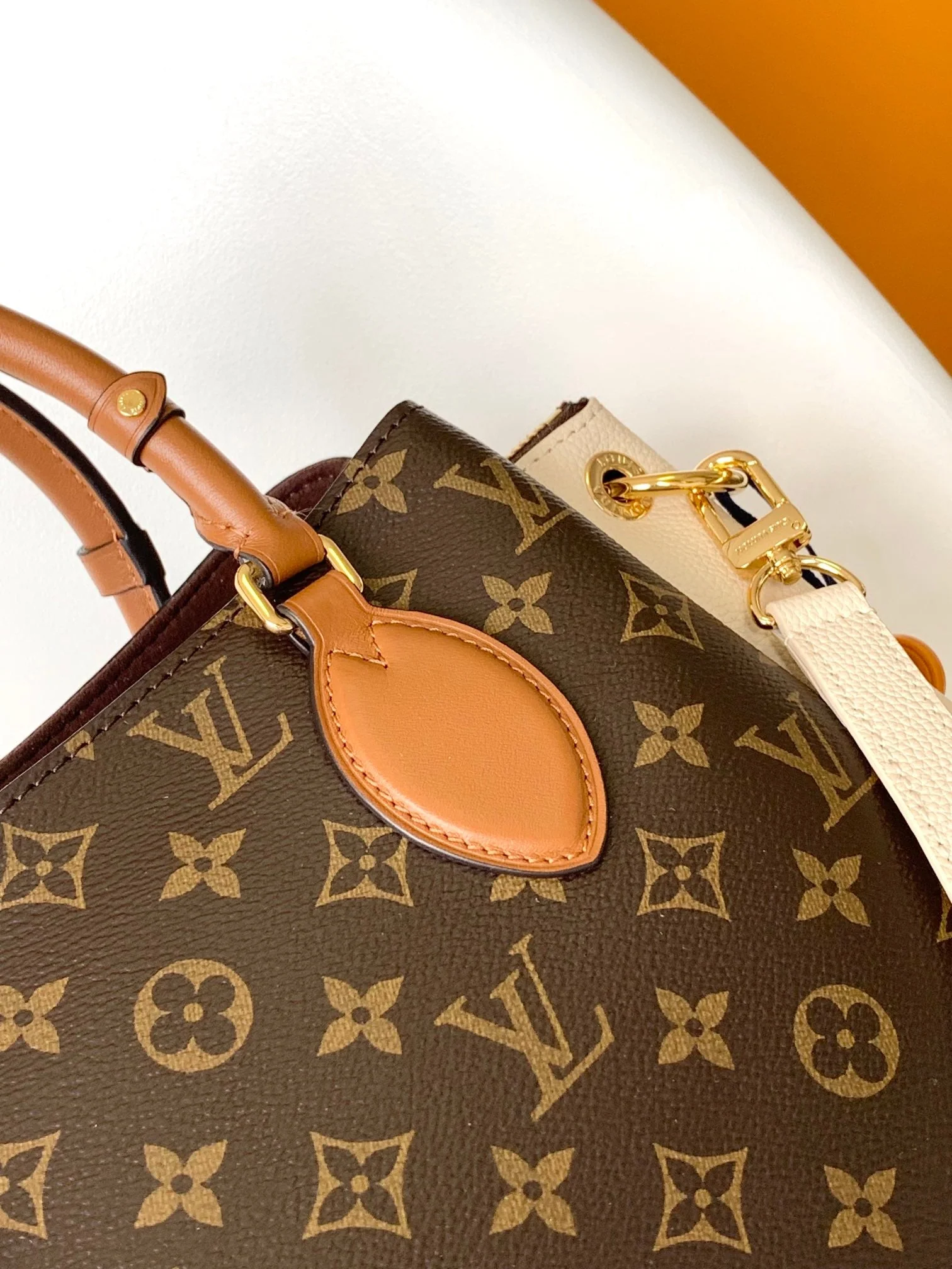 LV 25S OPÉRA MEDIUM BAG 36 IN BROWN AND CREAM MONOGRAM CALFSKIN GOLD HARDWARE