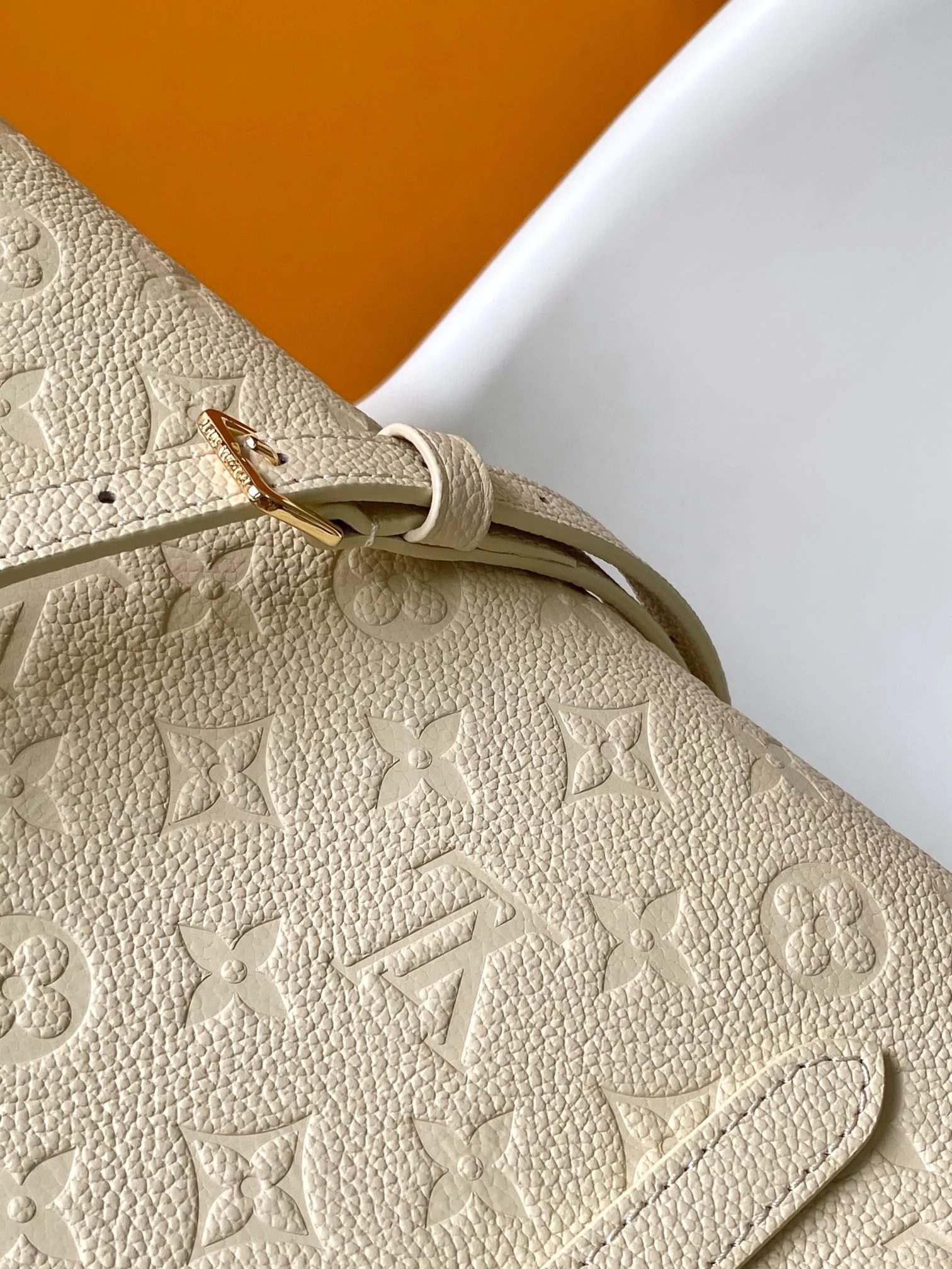 LV 25S BABYLONE TOTE BAG 32 IN CREAM CALFSKIN GOLD HARDWARE