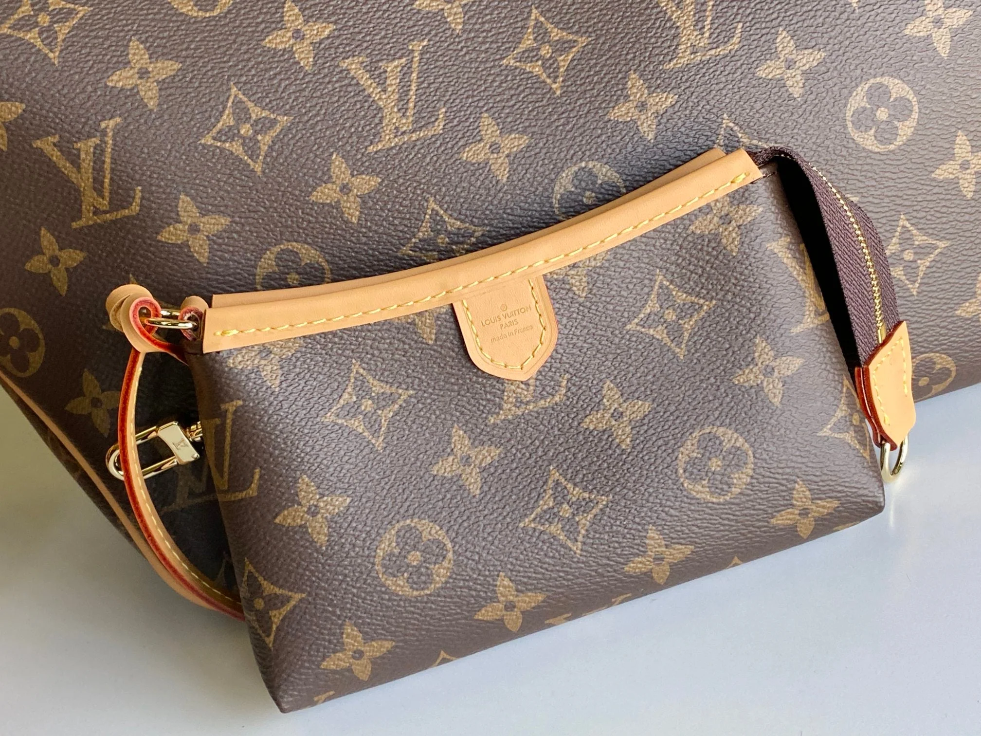 LV 25S GRACEFUL 46 IN BROWN MONOGRAM CANVAS LEATHER TRIM GOLD HARDWARE
