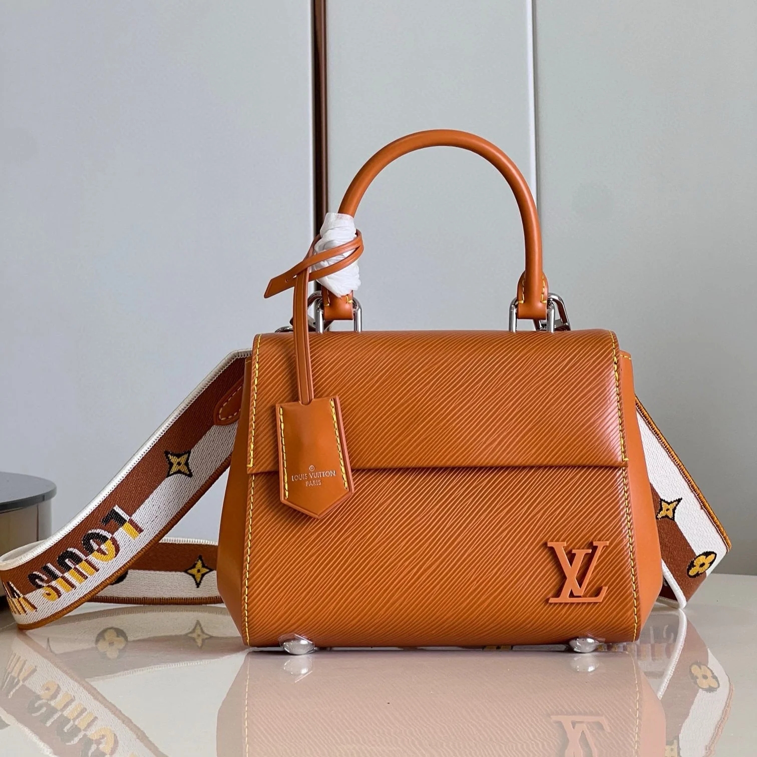 CLUNY MINI 20 IN GOLD HONEY EPI LEATHER