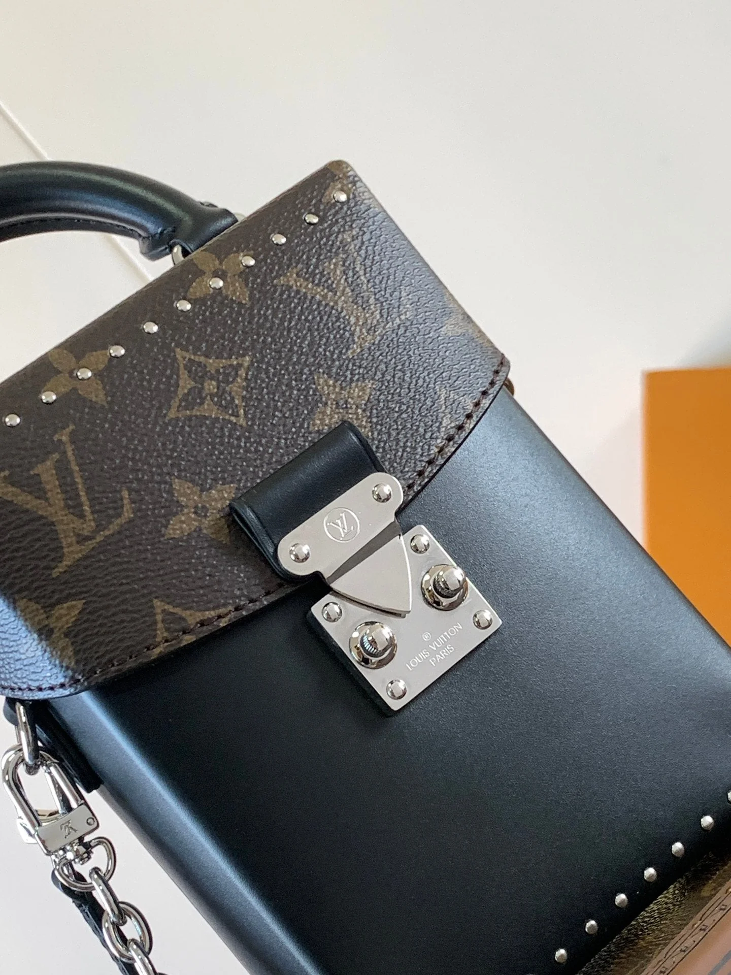 CAMERA BOX VIVE BAG 17 IN BLACK MONOGRAM CALFSKIN SILVER-TONE METALLIC