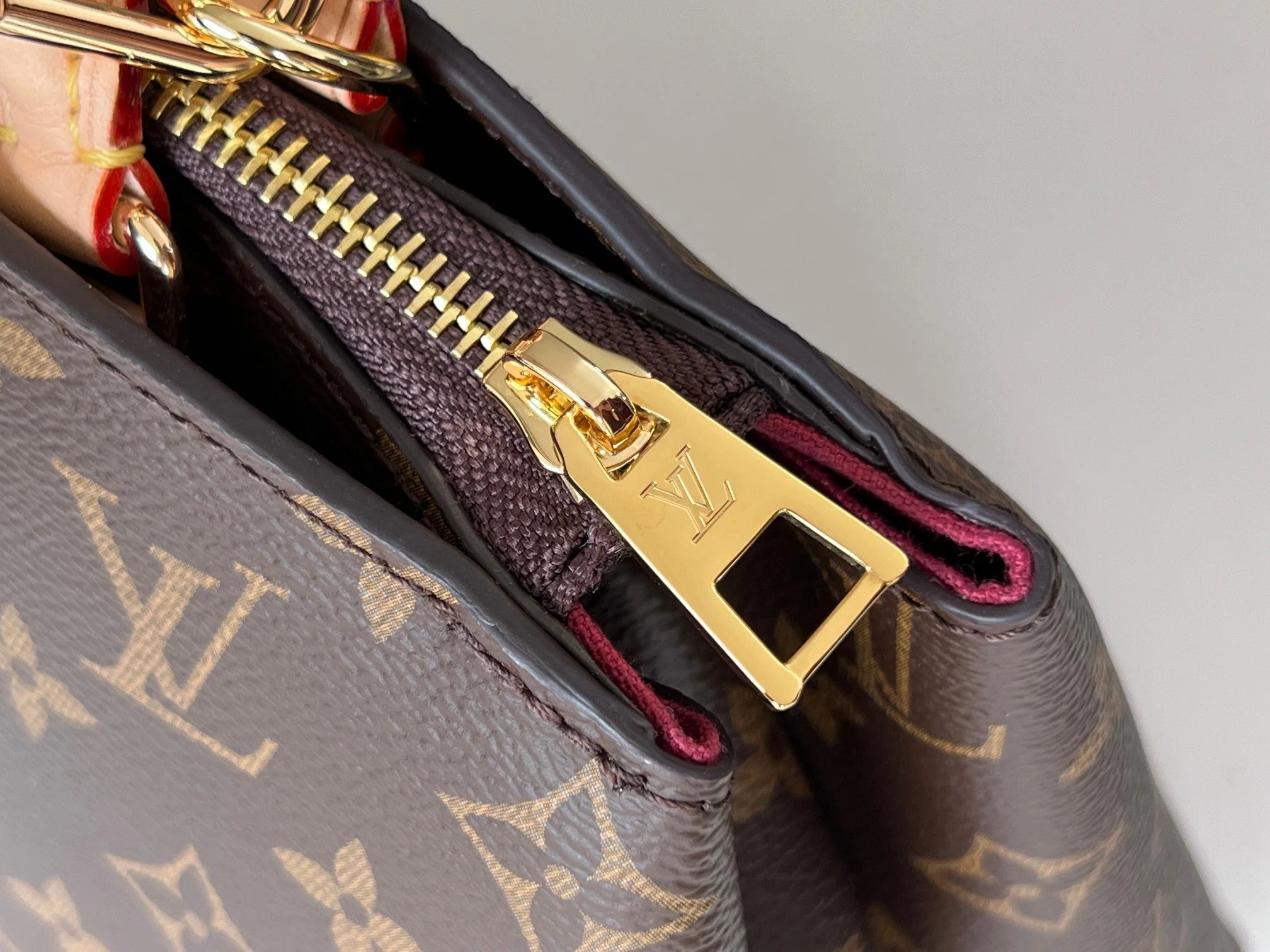 LV 25S PETIT PALAIS 29 IN BROWN MONOGRAM CANVAS AND CALFSKIN GOLD HARDWARE