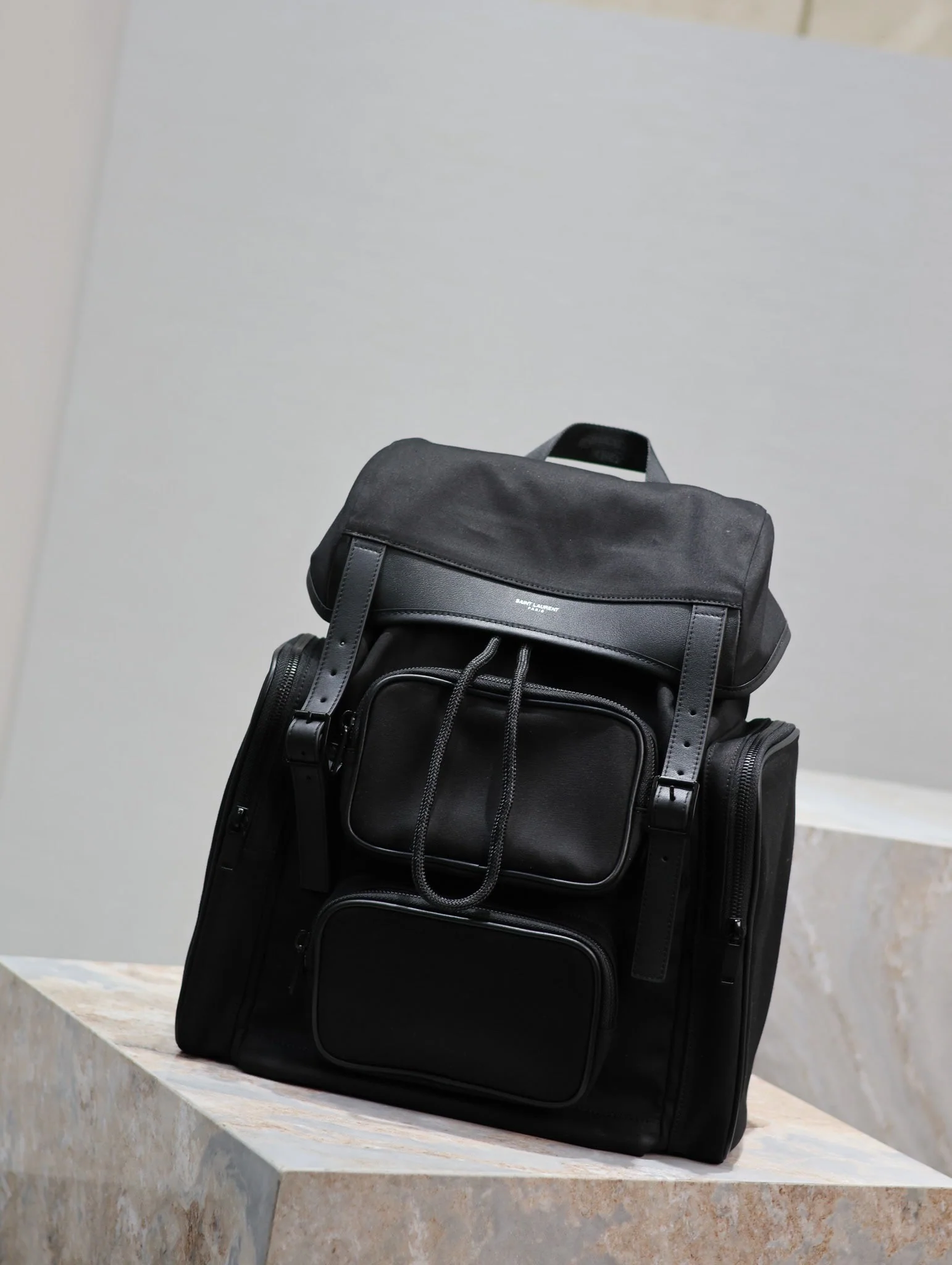 CITY MULTI-POCKET BACKPACK 42 IN BLACK NYLON AND SMOOTH CALFSKIN
