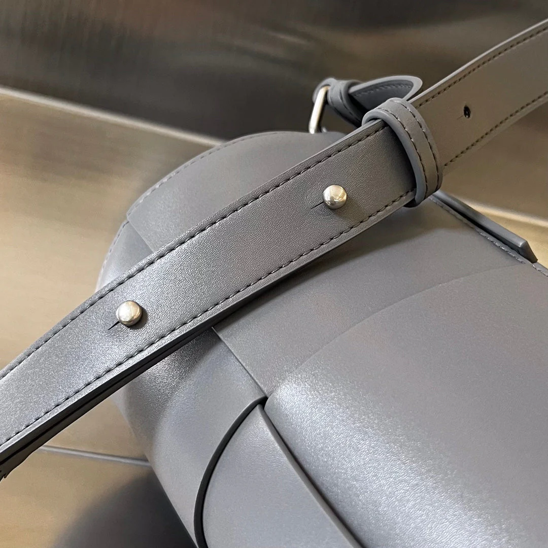 CYLINDER CASSETTE 30 IN LAVA GRAY CALFSKIN