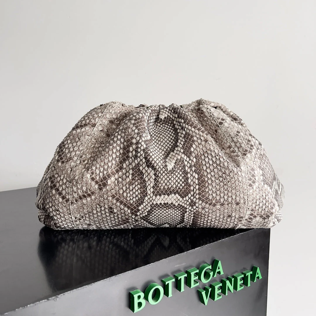 POUCH CLUTCH 38 IN SNAKE PATTERN CALFSKIN
