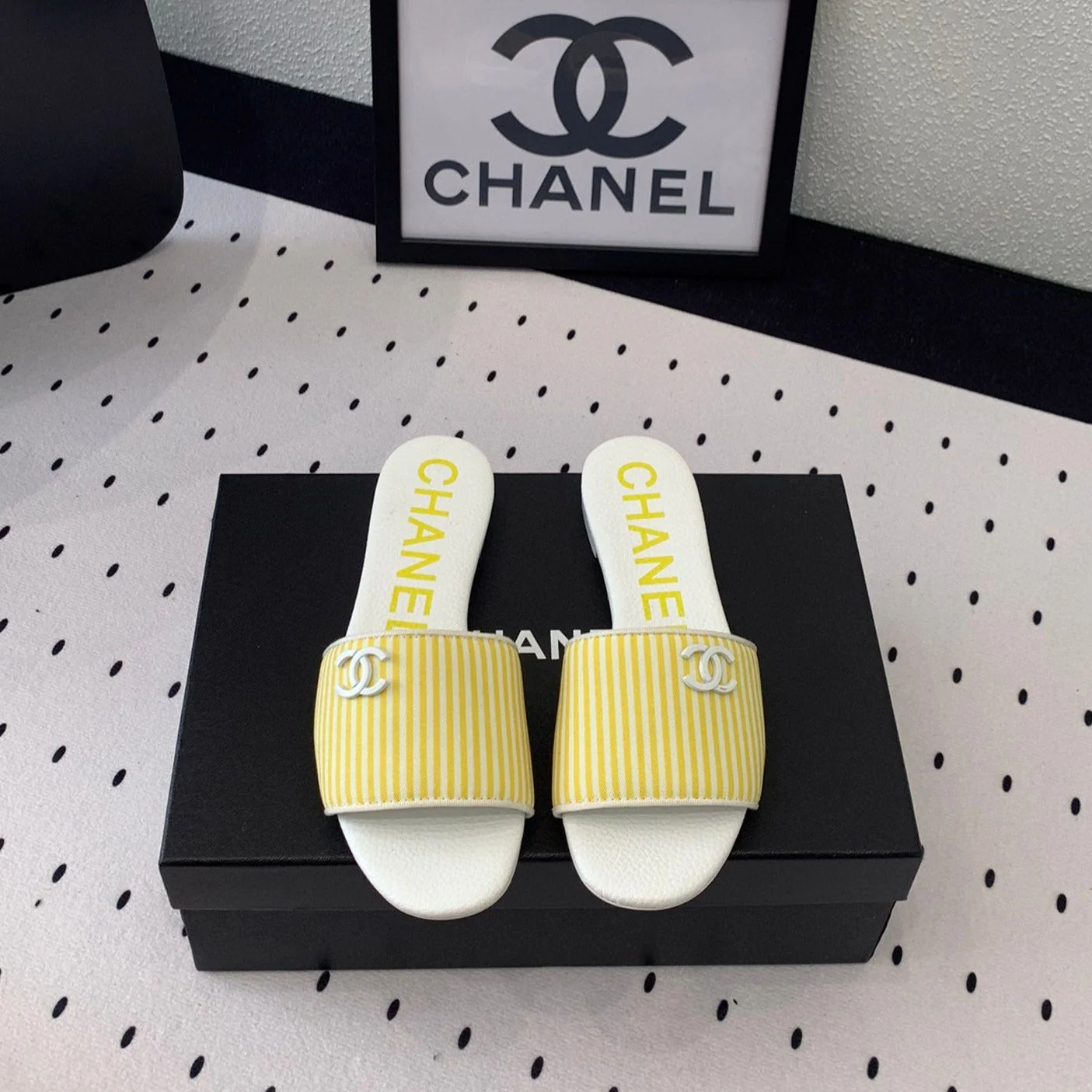 MULES yellow LAMBSKIN