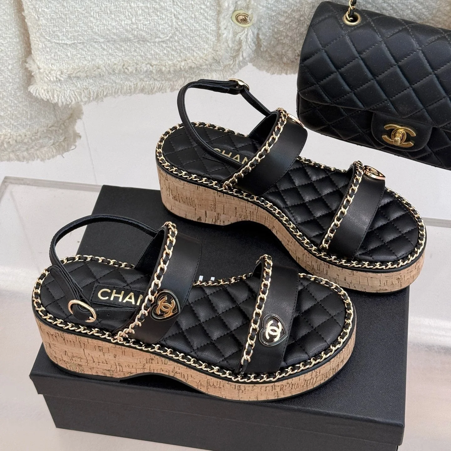 THICK-SOLED CHAIN HEART SANDAL IN BLACK LAMBSKIN