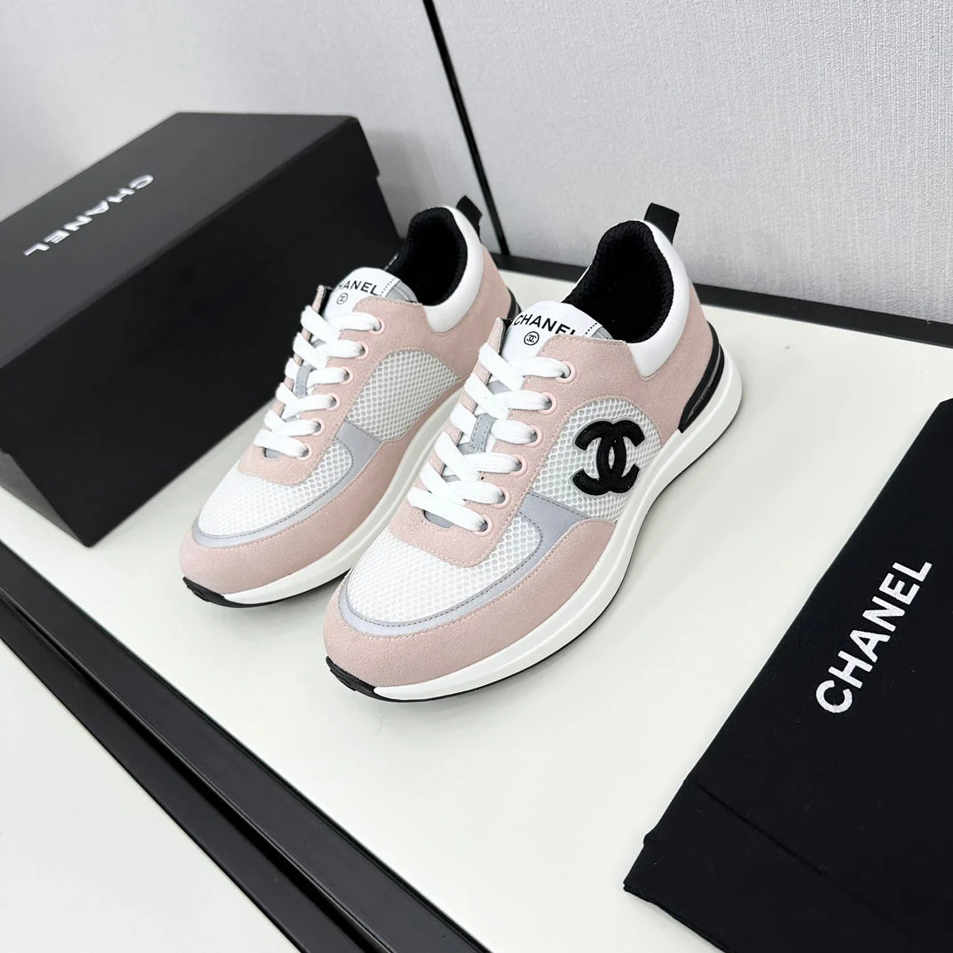 SNEAKER IN LIGHT PINK SUEDE AND WHITE BREATHABLE MESH