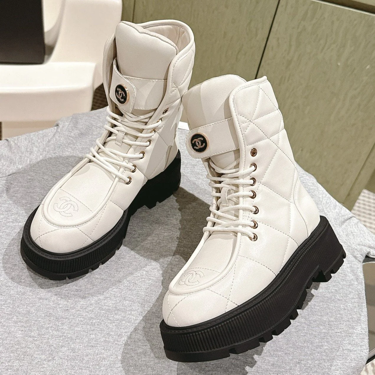 MARTIN BOOTS IN WHITE EMBROIDERED CALFSKIN