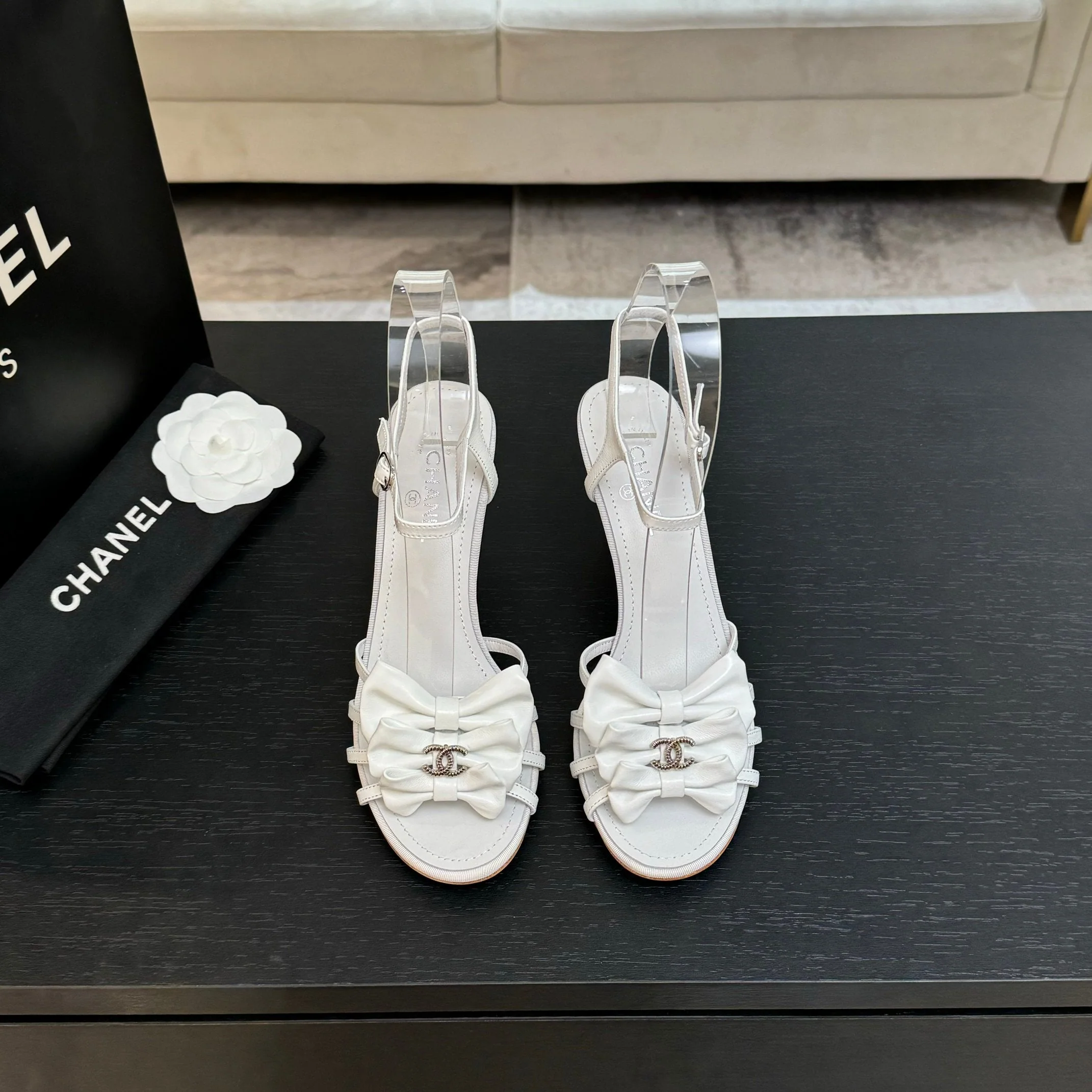 HIGH HEEL SANDAL WITH BOW IN WHITE LAMBSKIN