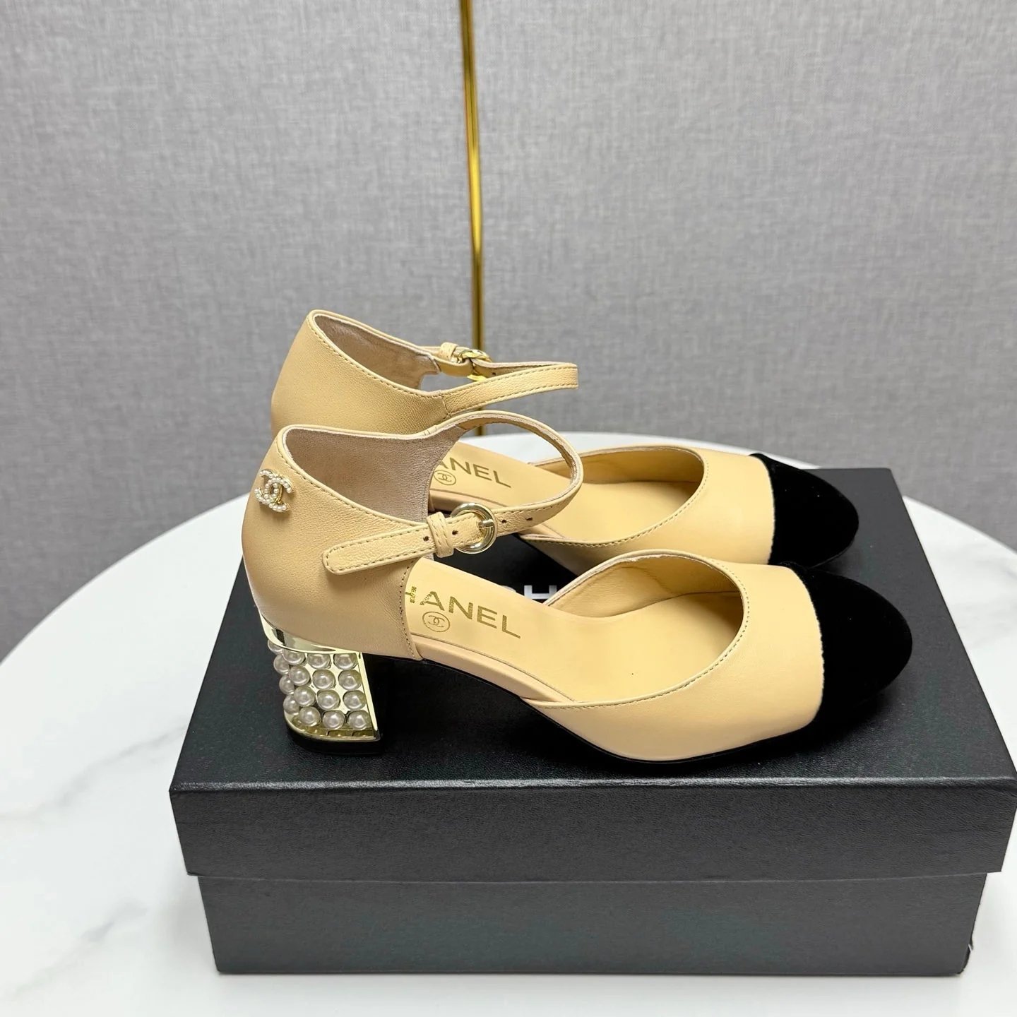 CC MARY JANE HEELS 25S IN BEIGE LAMBSKIN AND SUEDE WITH PEARL HEEL STYLE 6